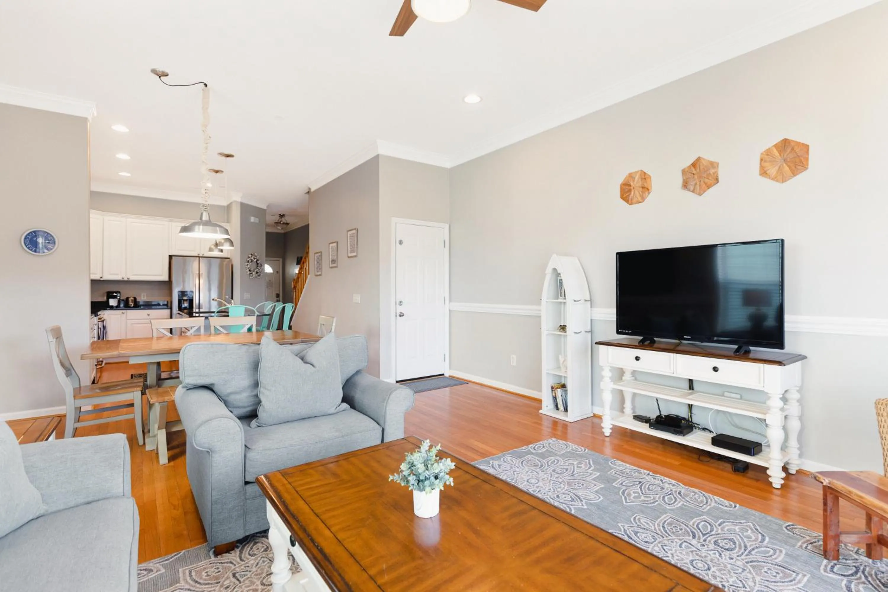 91 Waters Edge Folly Charm