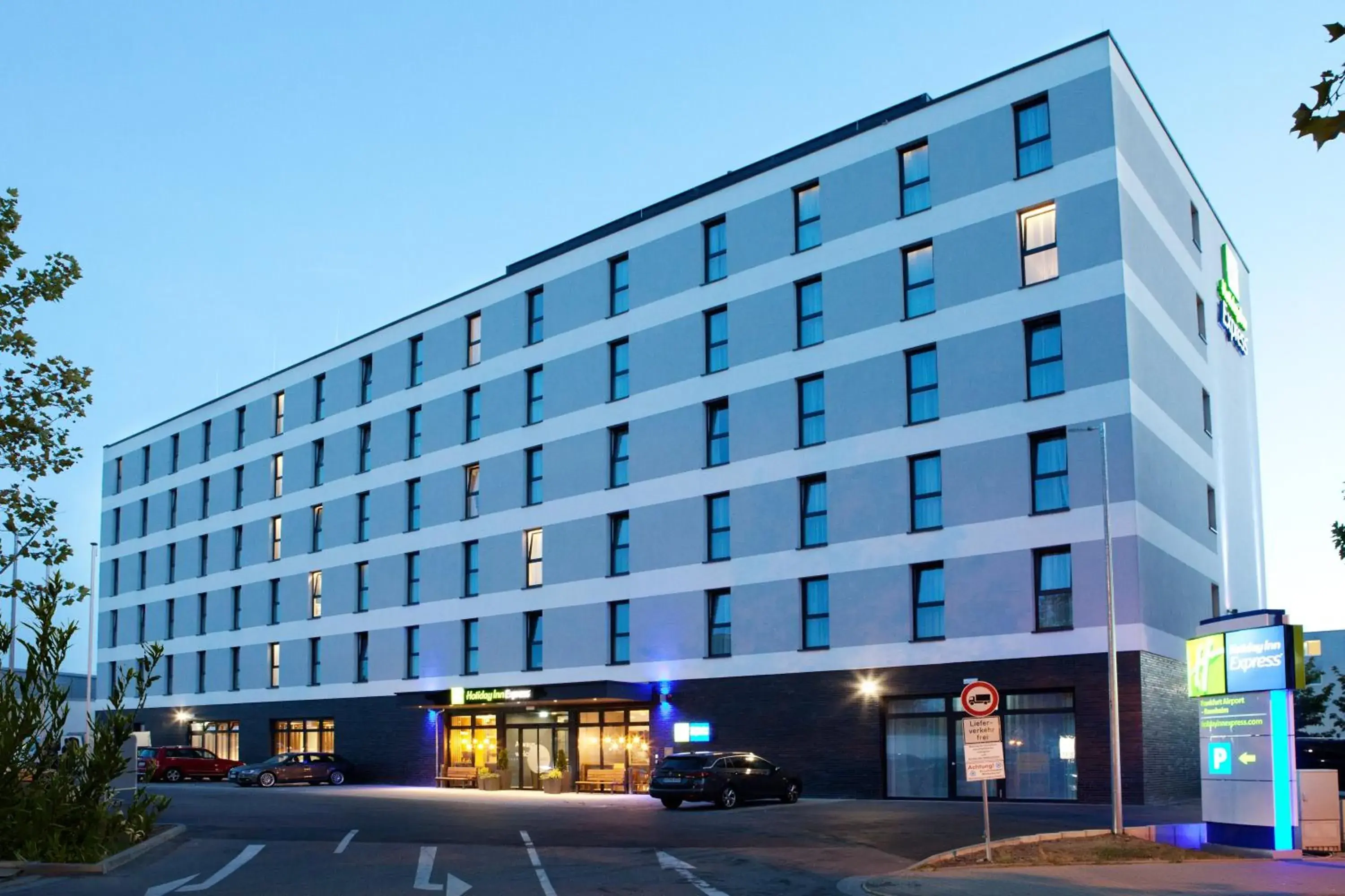 Property building in Holiday Inn Express Frankfurt Airport - Raunheim by IHG Property building in Holiday Inn Express Frankfurt Airport - Raunheim by IHG