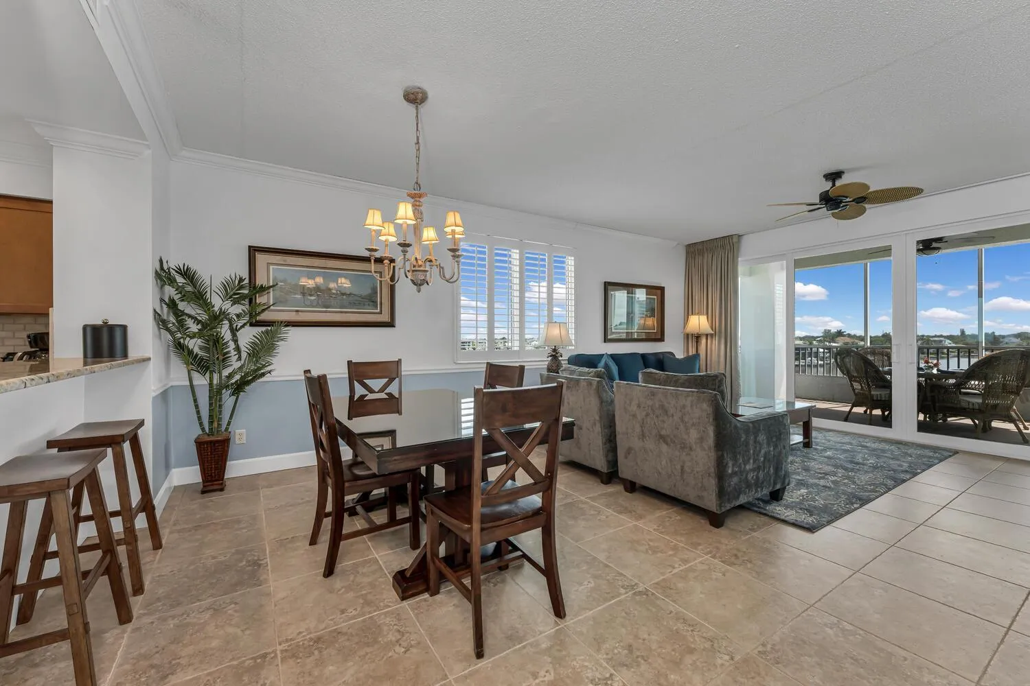 Kitchen or kitchenette in Vanderbilt Beach Resort