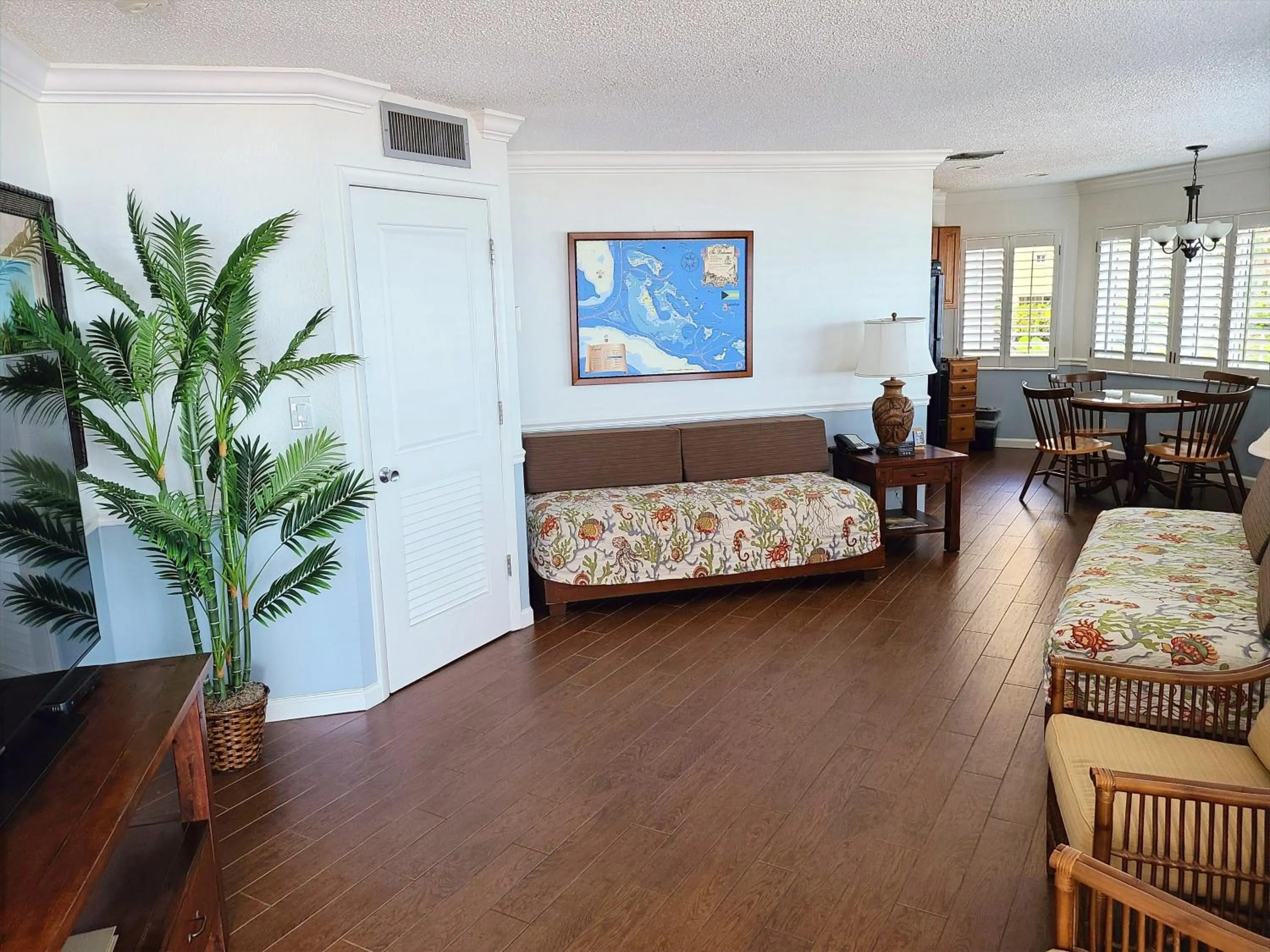 Communal lounge/ TV room in Vanderbilt Beach Resort