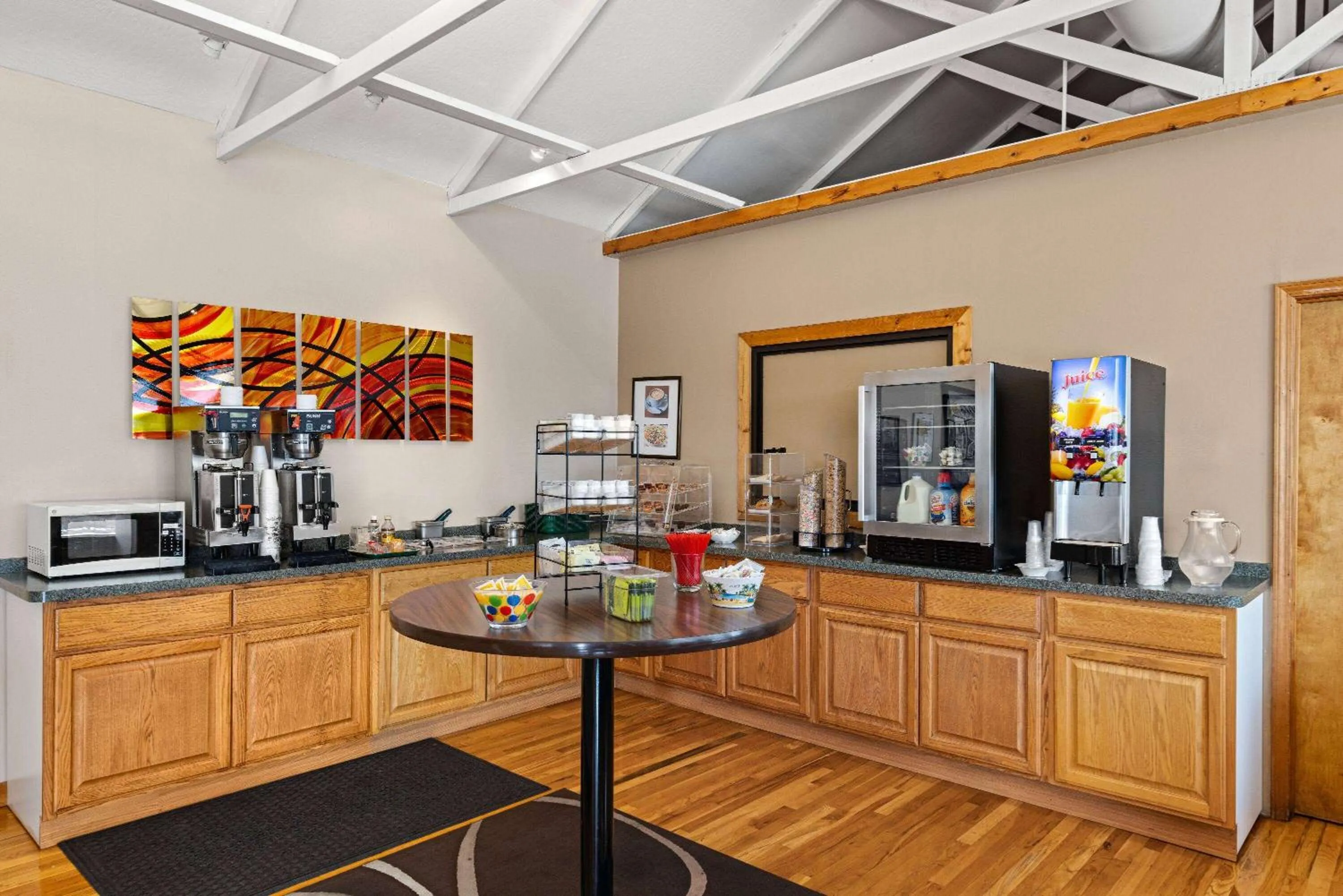 Breakfast in Super 8 by Wyndham Branson - Shepherd of the Hills Exwy