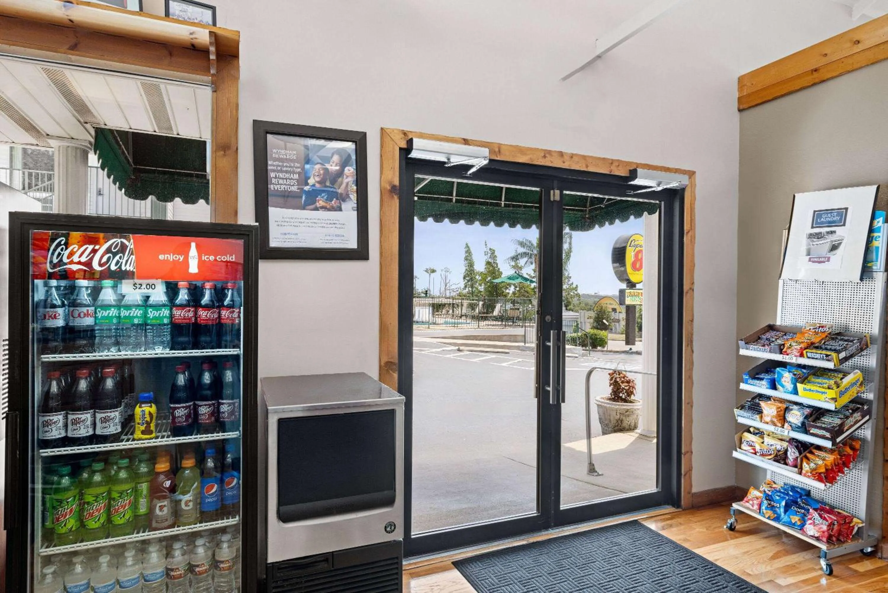 Food and drinks in Super 8 by Wyndham Branson - Shepherd of the Hills Exwy