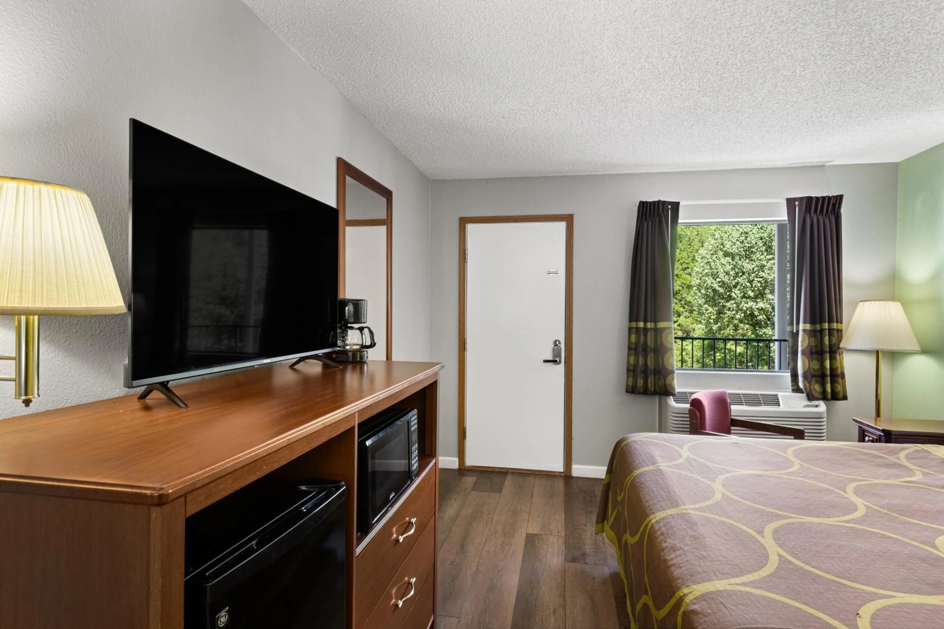 Super 8 by Wyndham Branson - Shepherd of the Hills Exwy