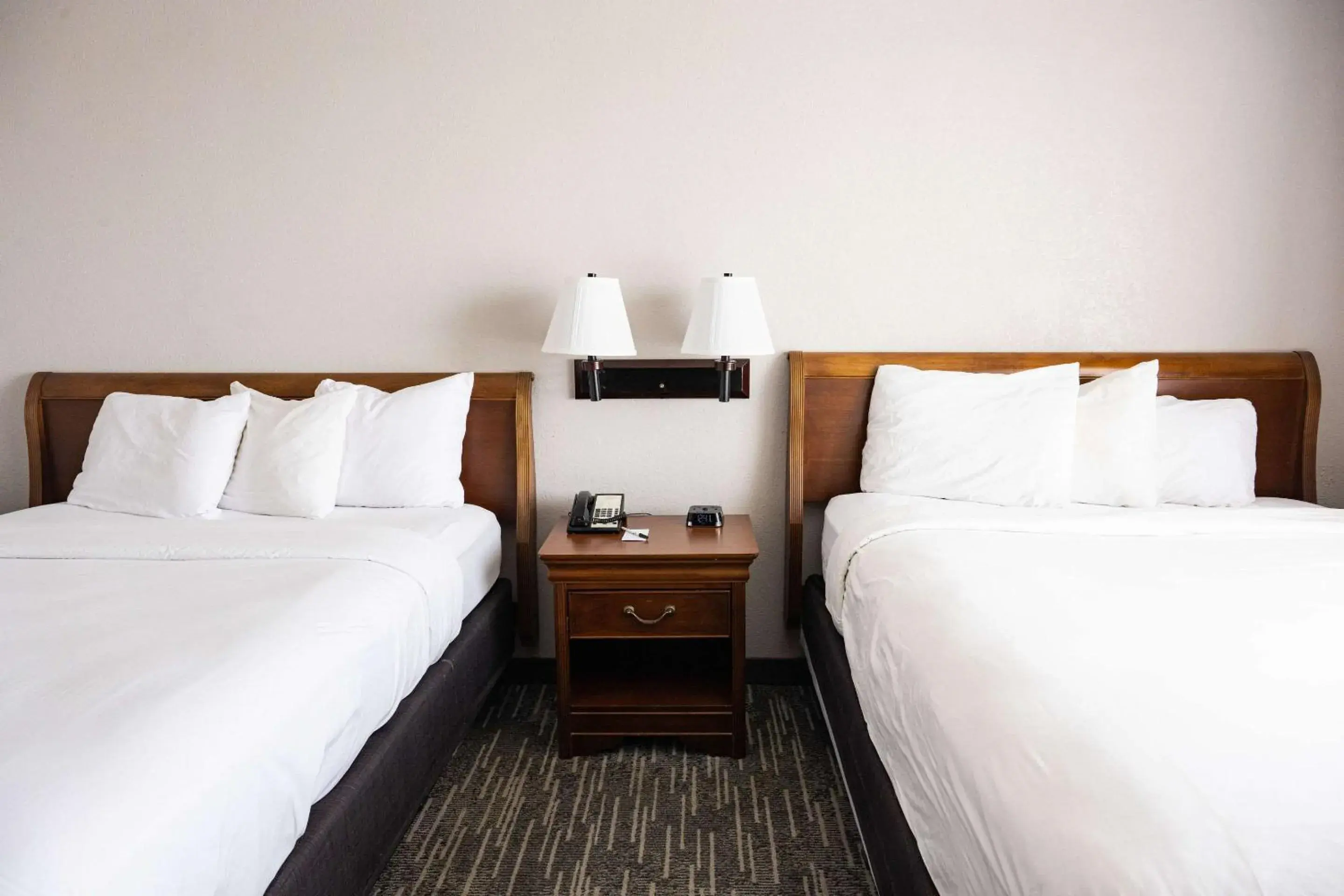 Bedroom, Bed in Country Inn & Suites by Radisson, BWI Airport Baltimore , MD Bedroom, Bed in Country Inn & Suites by Radisson, BWI Airport Baltimore , MD