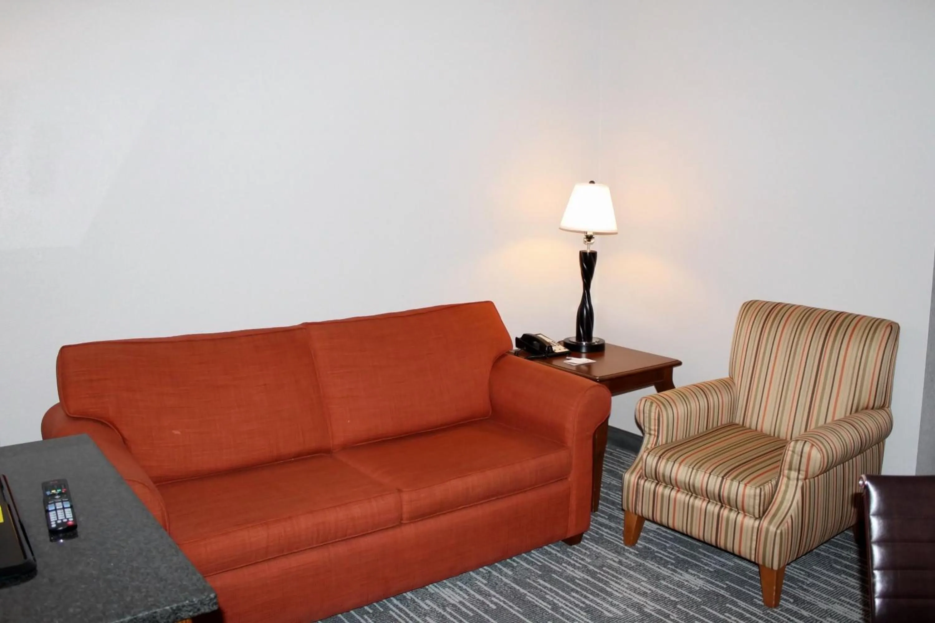 Seating area in Country Inn & Suites by Radisson, BWI Airport Baltimore , MD