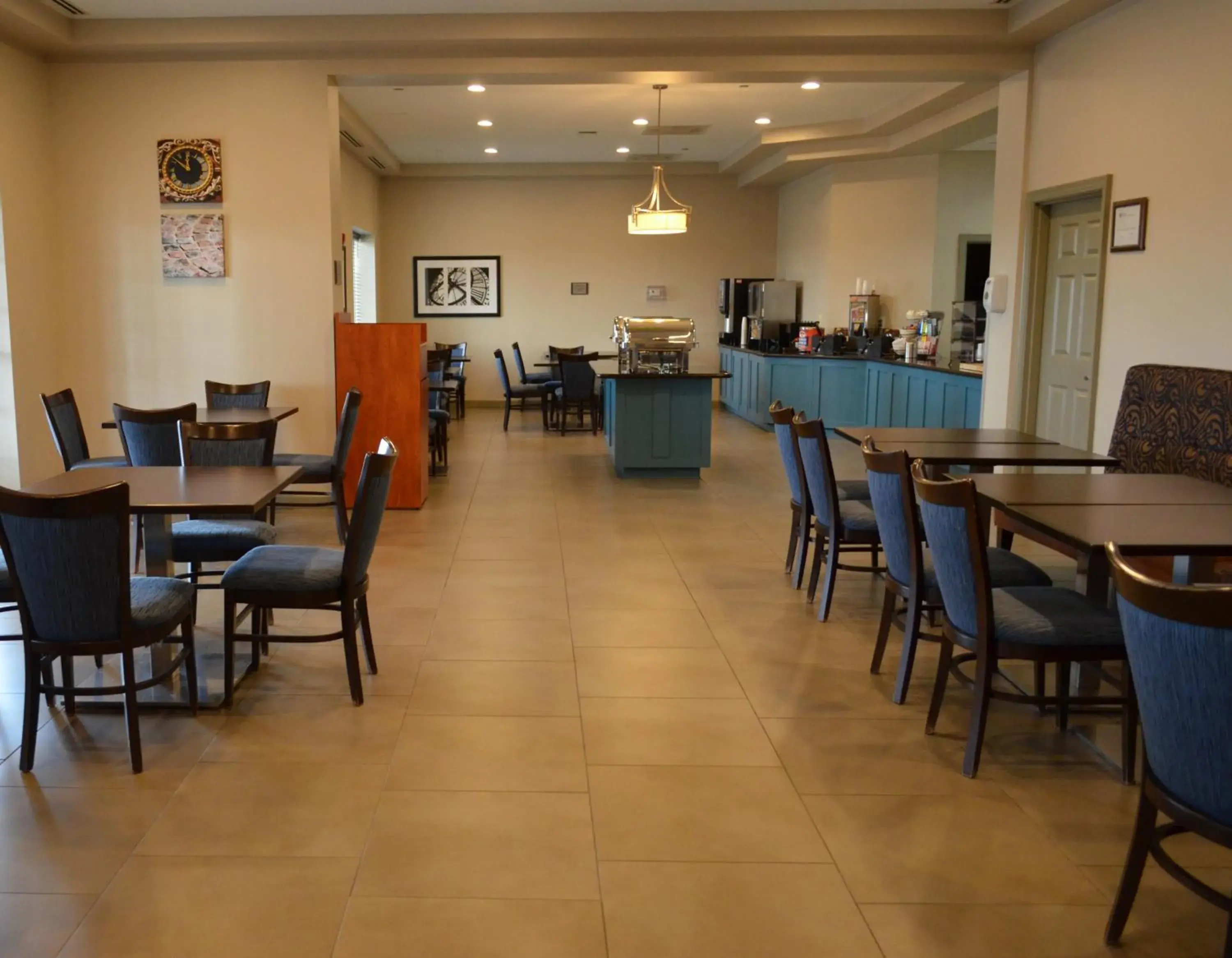 Restaurant/places to eat in Country Inn & Suites by Radisson, BWI Airport Baltimore , MD Restaurant/places to eat in Country Inn & Suites by Radisson, BWI Airport Baltimore , MD