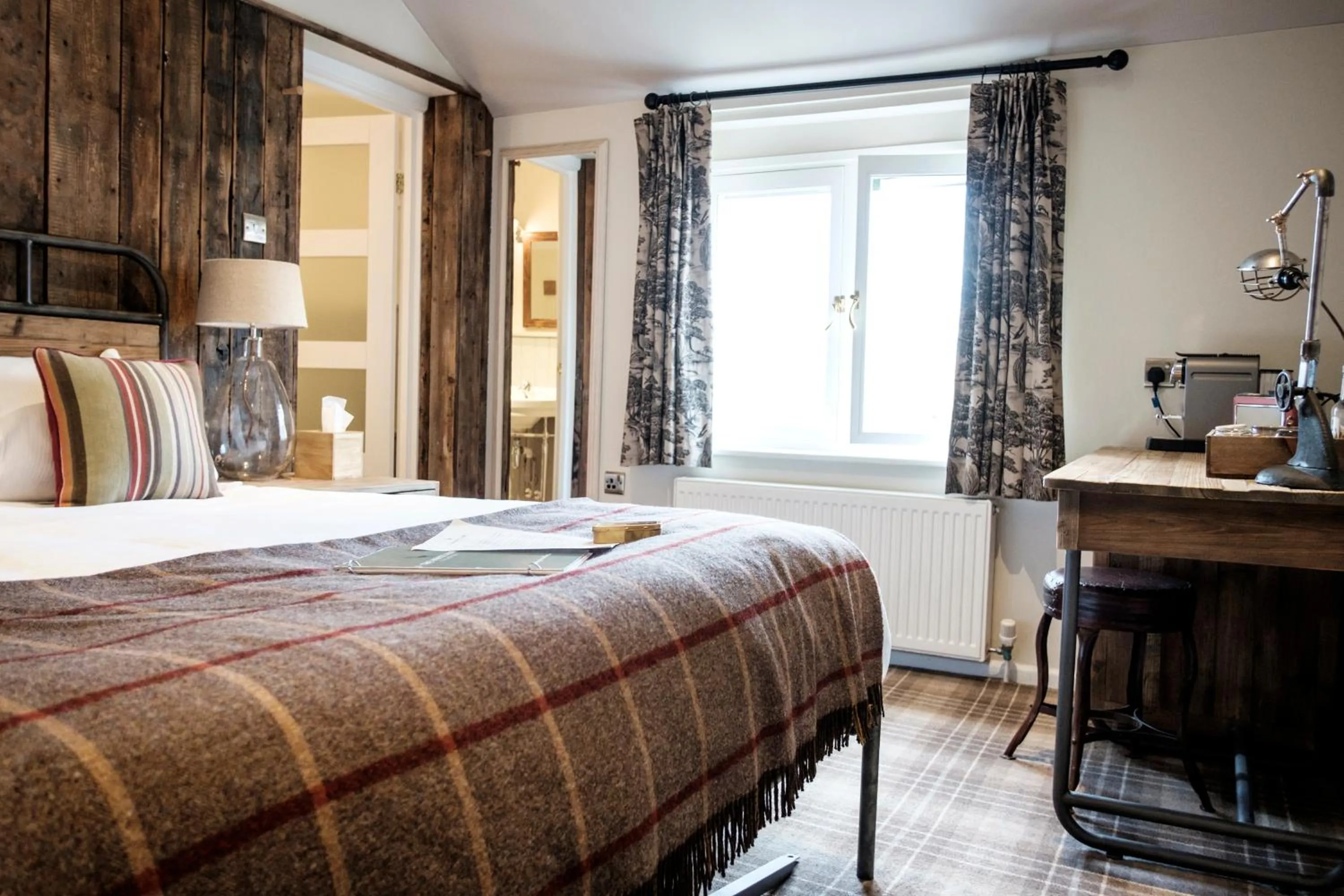 Bedroom, Bed in The White Hart