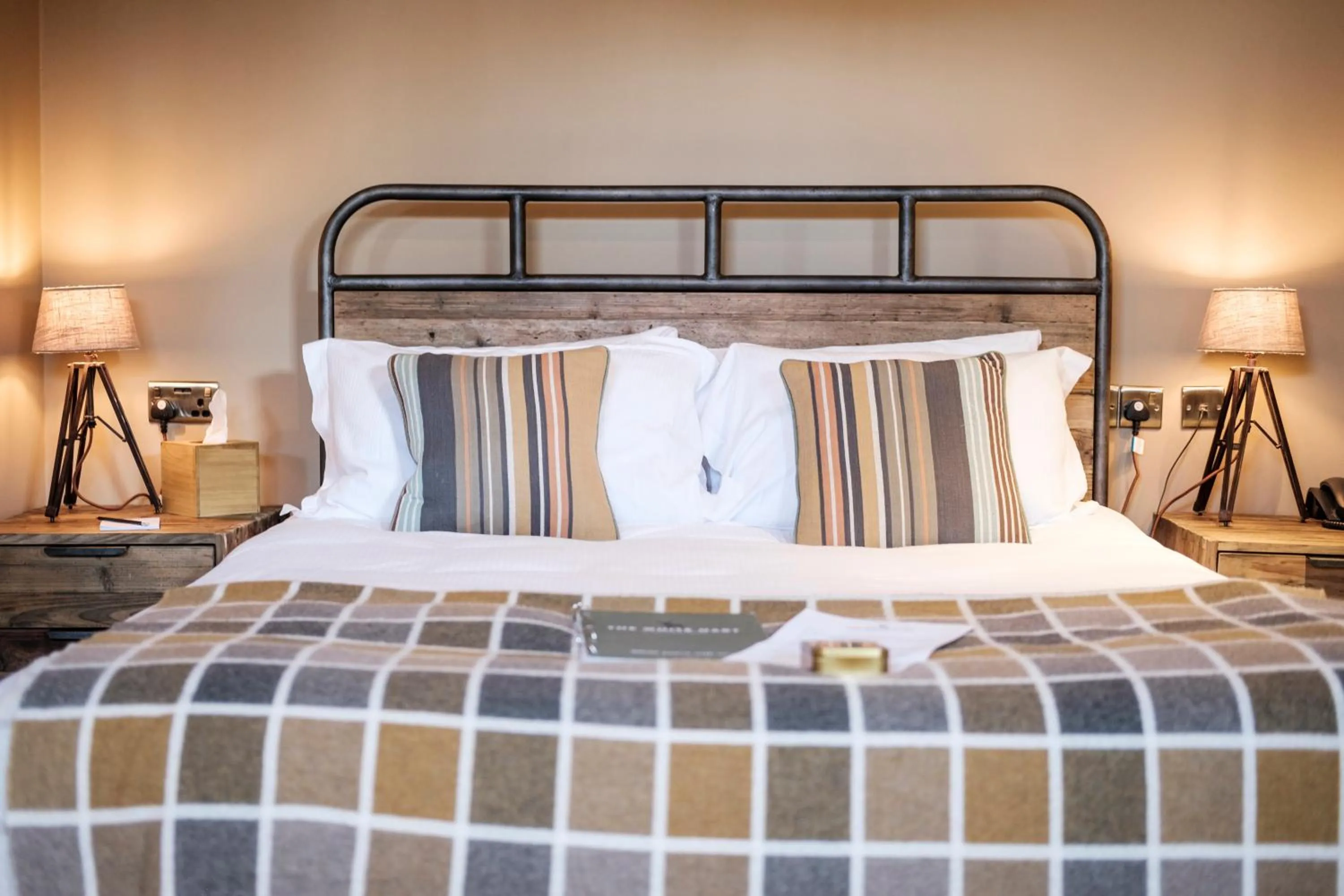 Bedroom, Bed in The White Hart