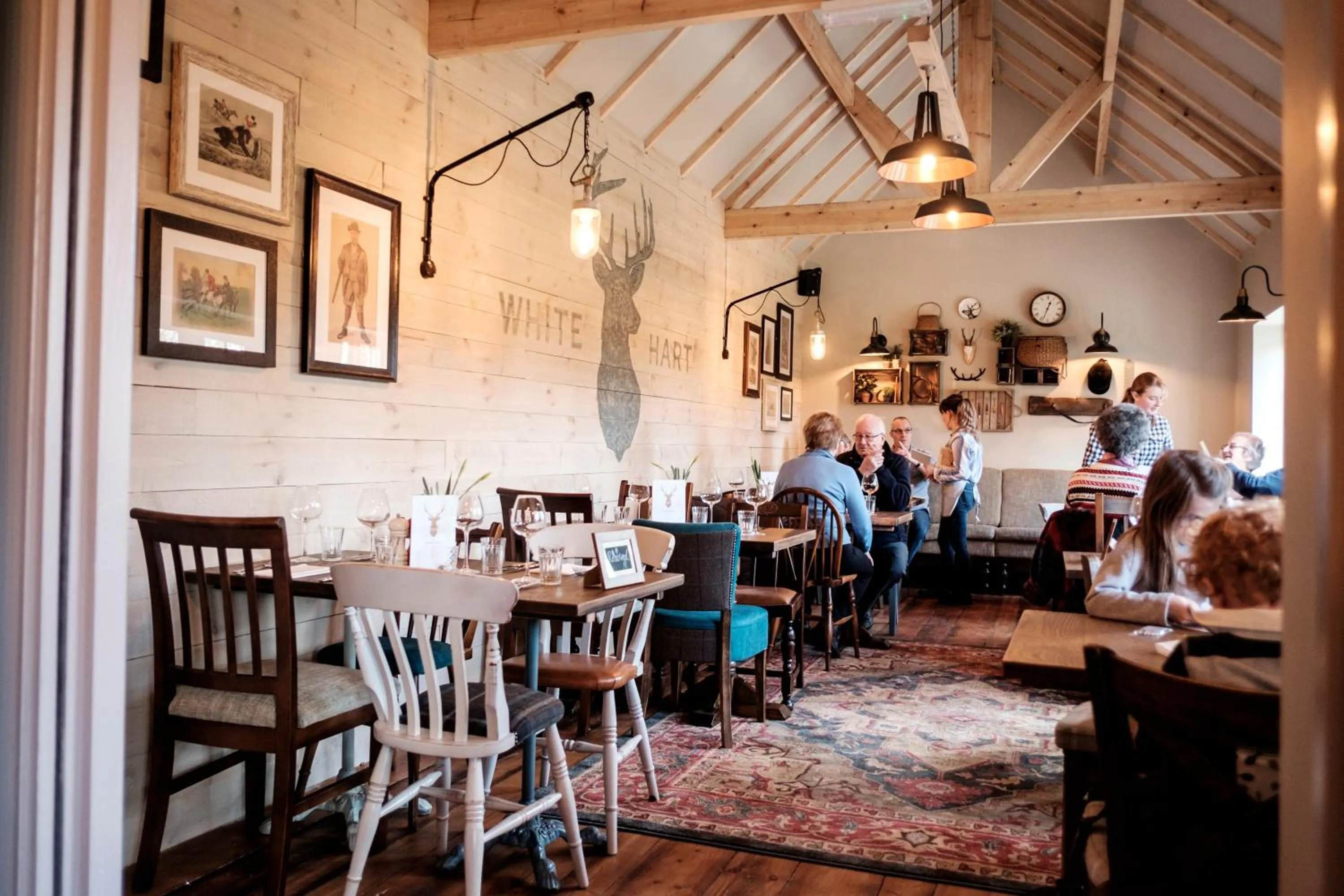Restaurant/places to eat in The White Hart