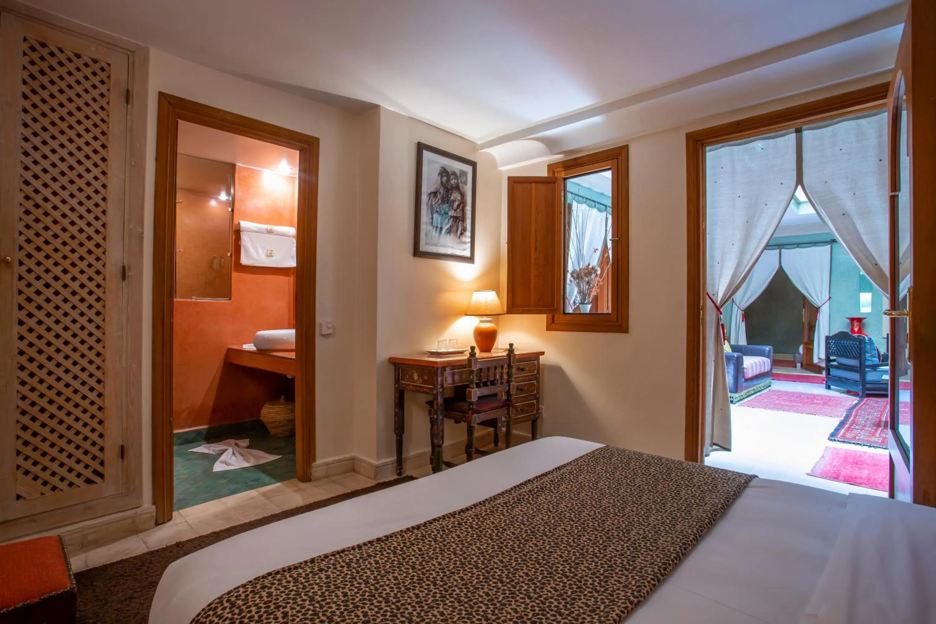 Bed in Riad l'Heure d'Eté