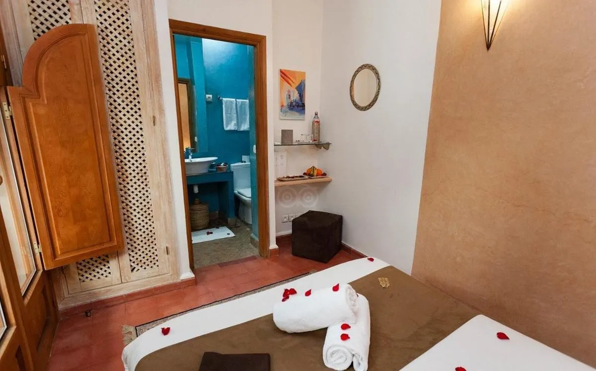 Bathroom, Bed in Riad l'Heure d'Eté