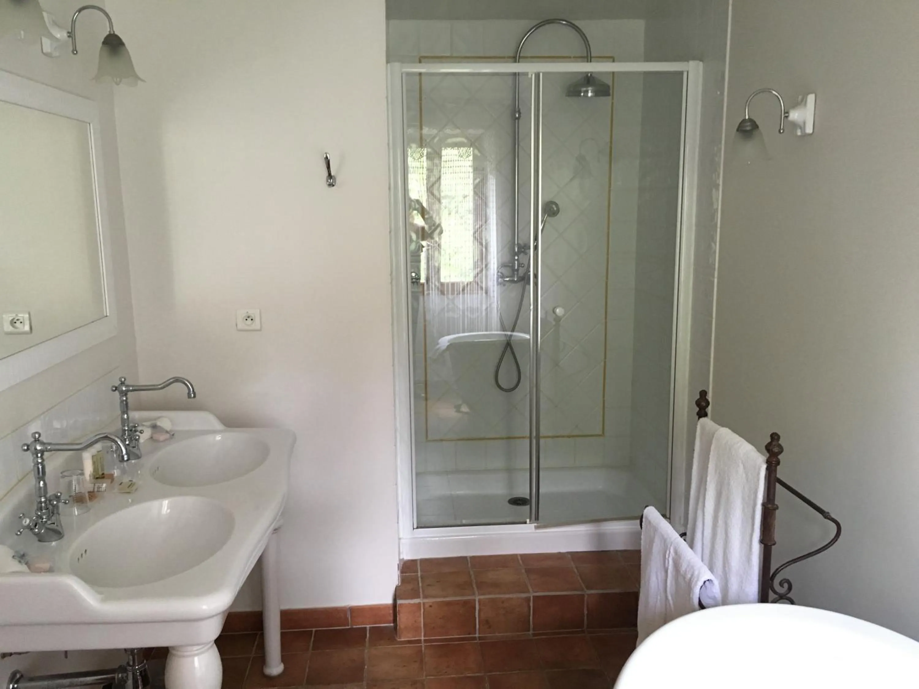 Bathroom in La Bastide Du Bois Breant