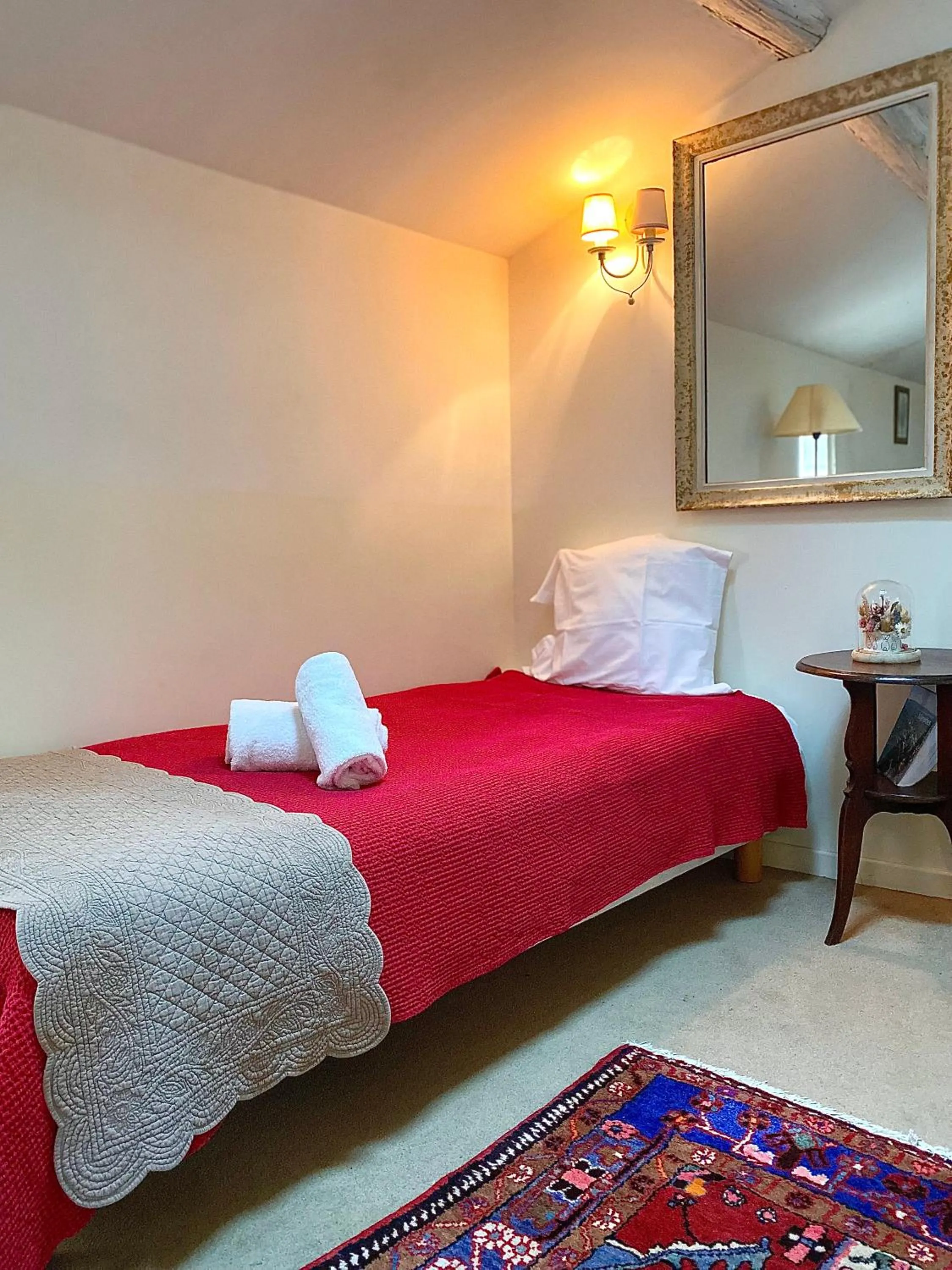 Photo of the whole room in La Bastide Du Bois Breant