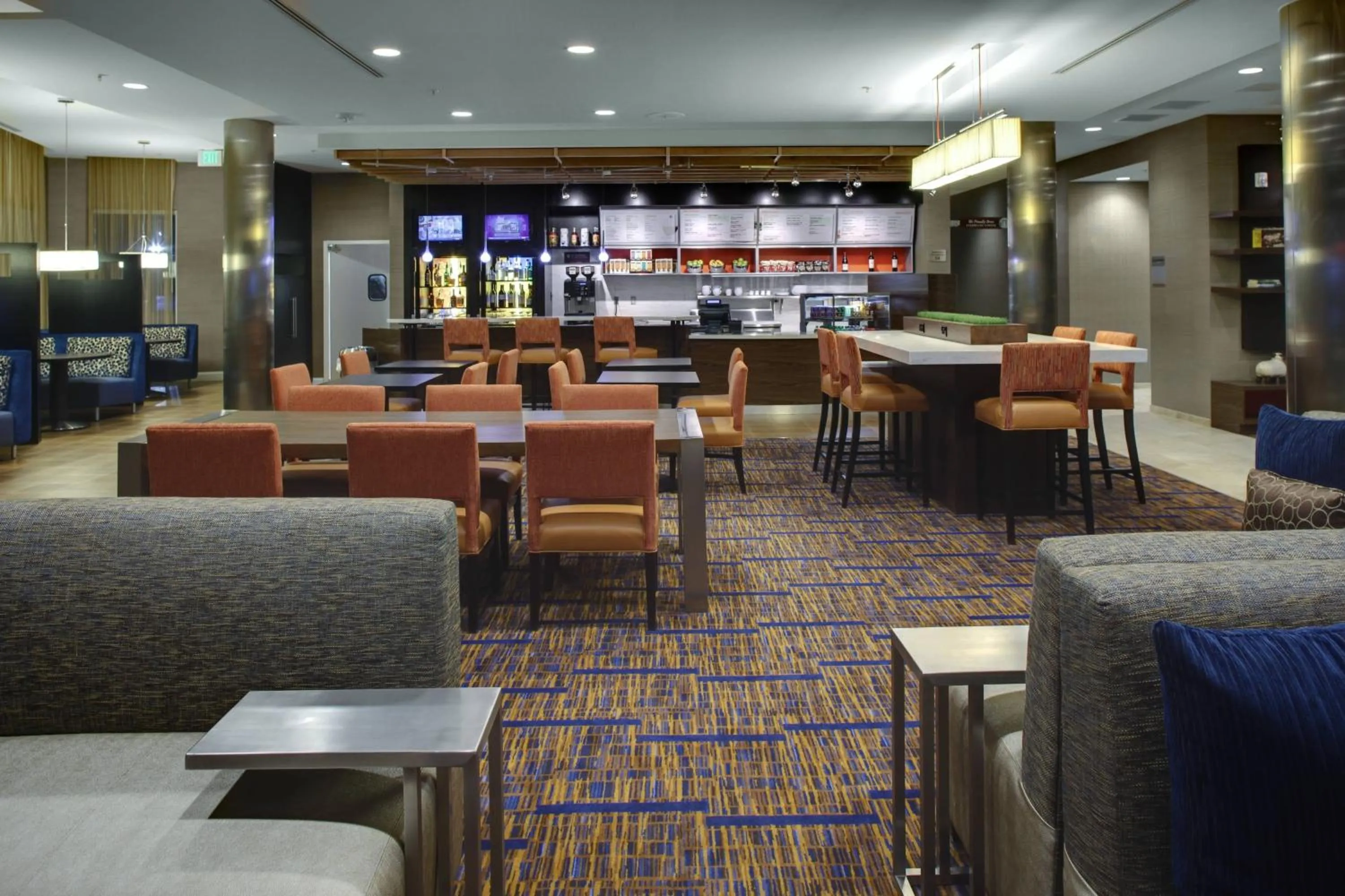 Restaurant/places to eat in Courtyard by Marriott Boone