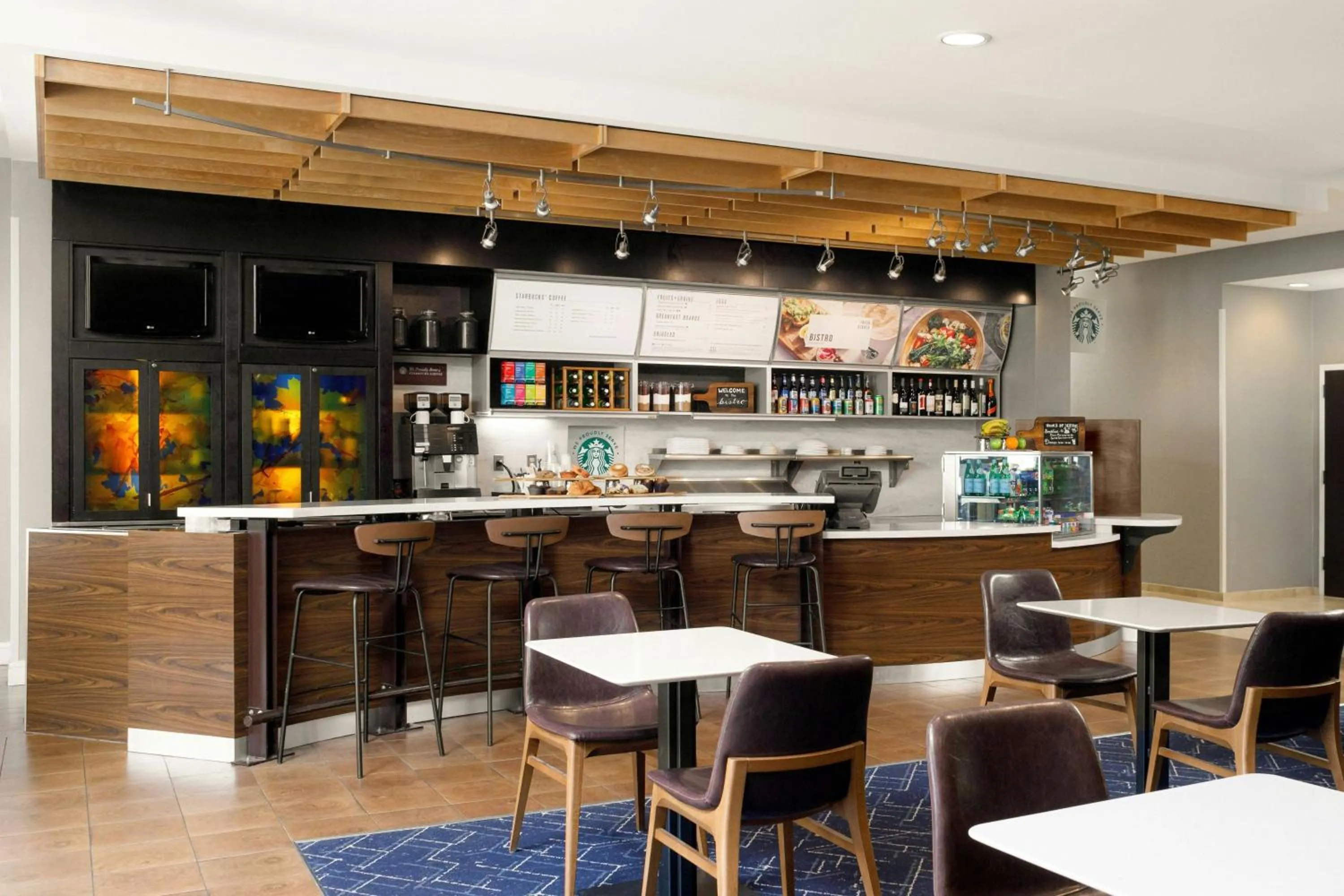 Restaurant/places to eat in Courtyard by Marriott Boone
