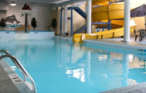 Swimming pool in Airport Motor Inn