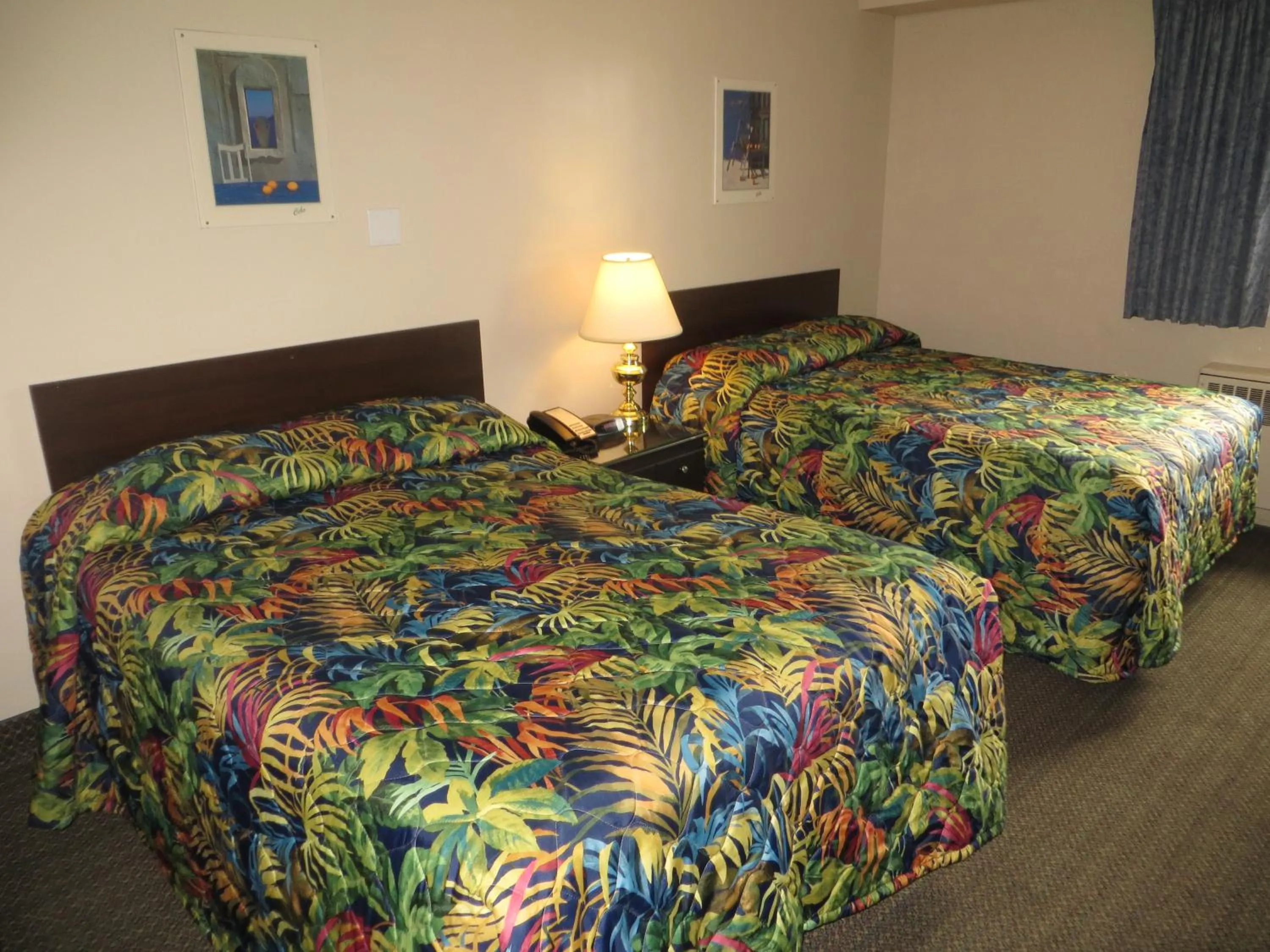 Bed in Airport Motor Inn