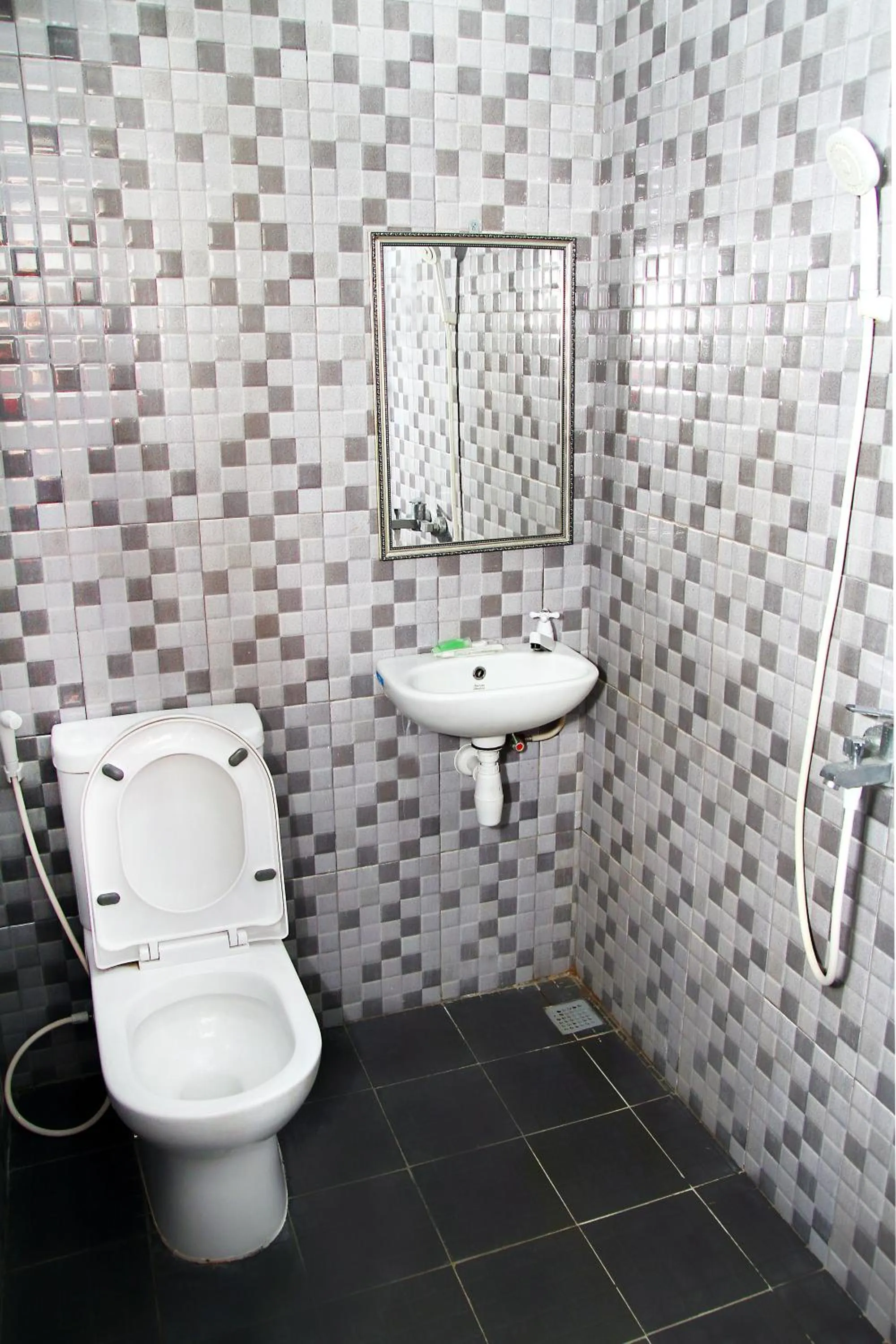 Bathroom in Syariah Mama Cengkareng @ Mutiara Palem