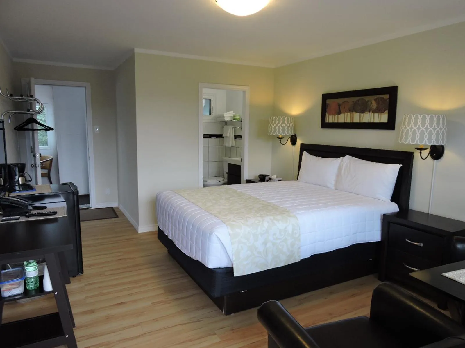 Photo of the whole room, Bed in Almo Court Motel