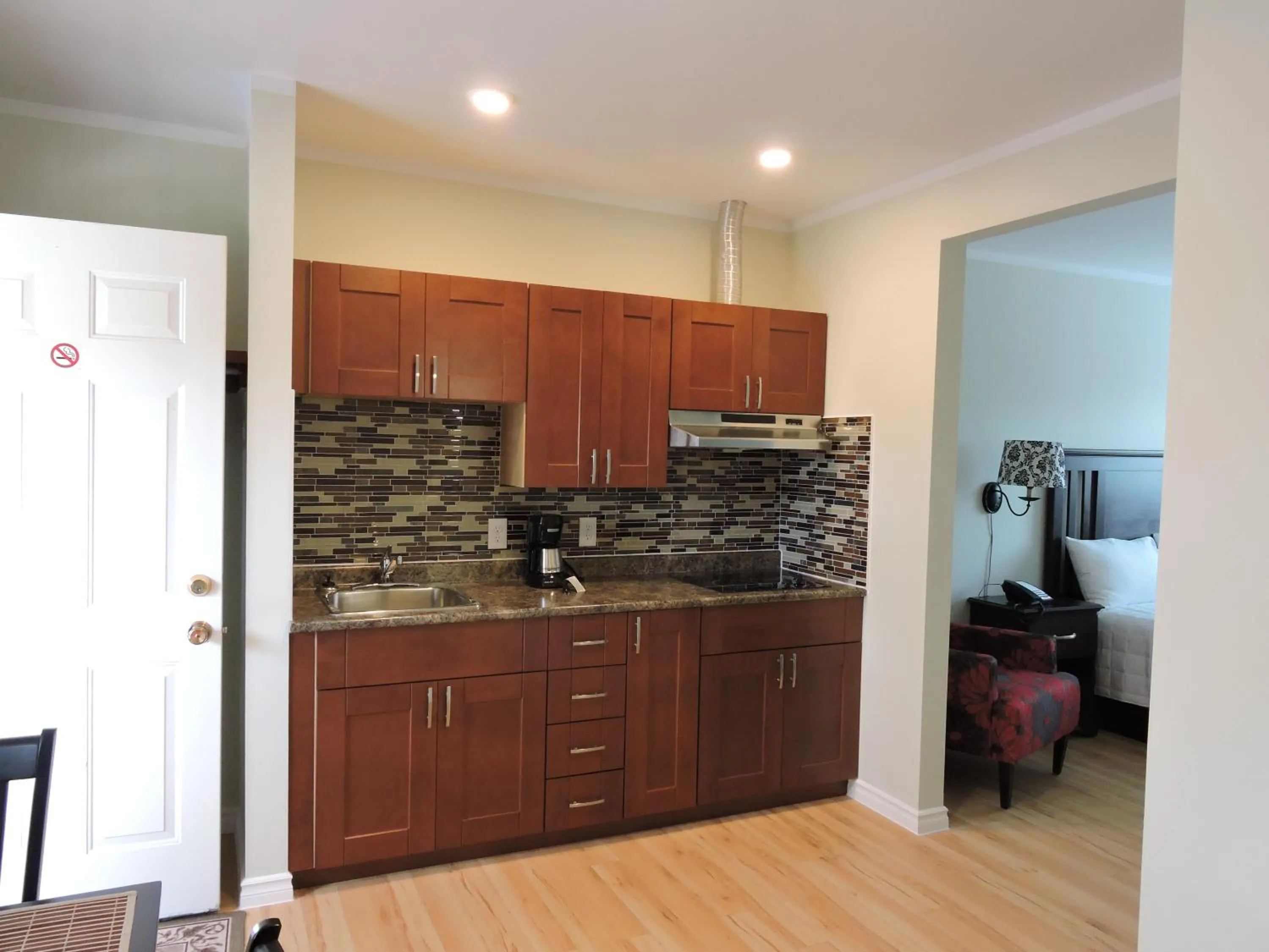 Kitchen or kitchenette in Almo Court Motel