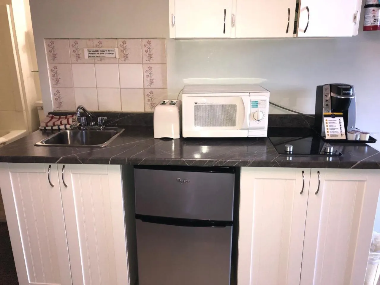 Kitchen or kitchenette in Kootenay Country Inn