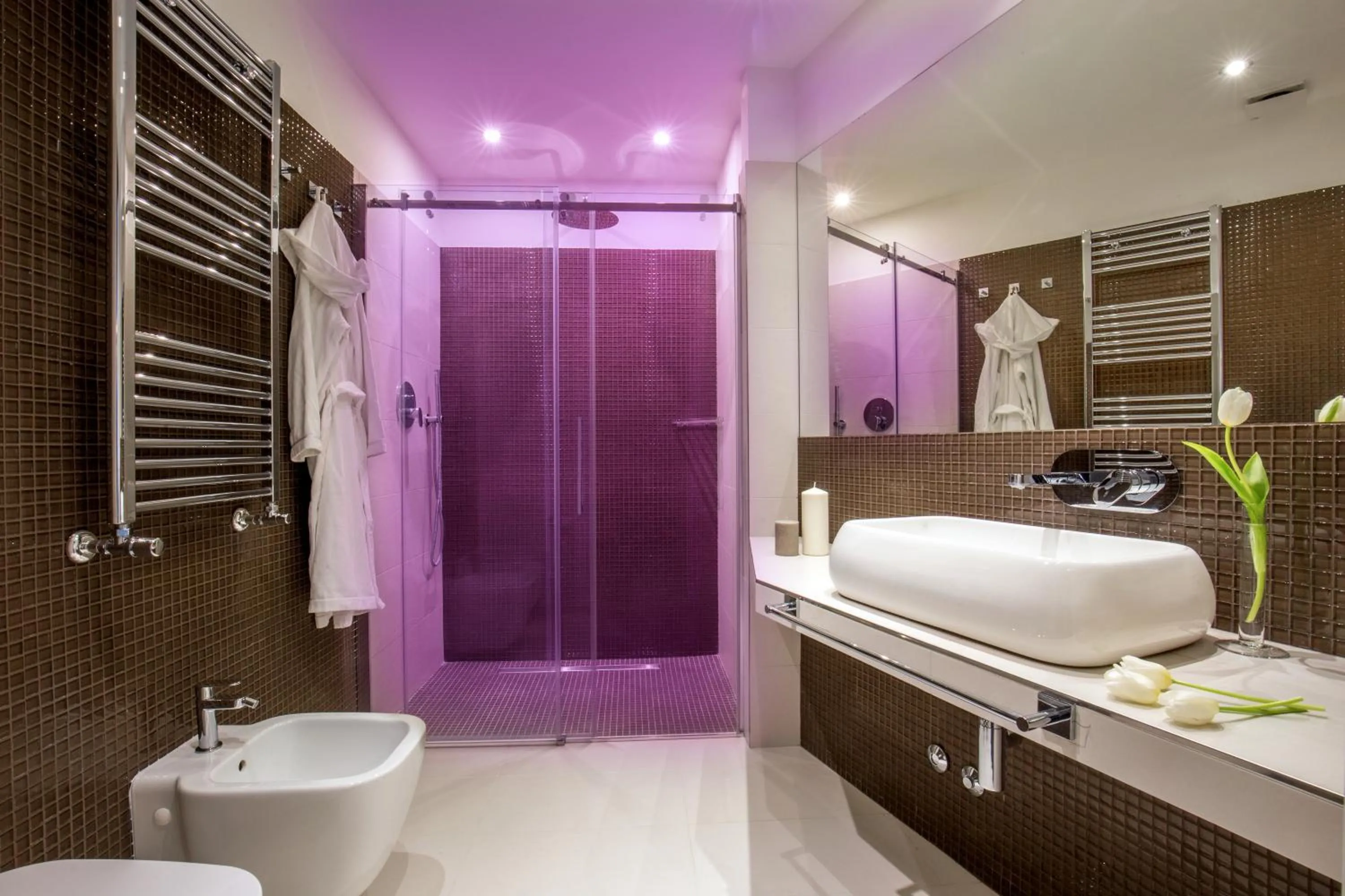 Bathroom in GCF Luxury Suites, Guest house