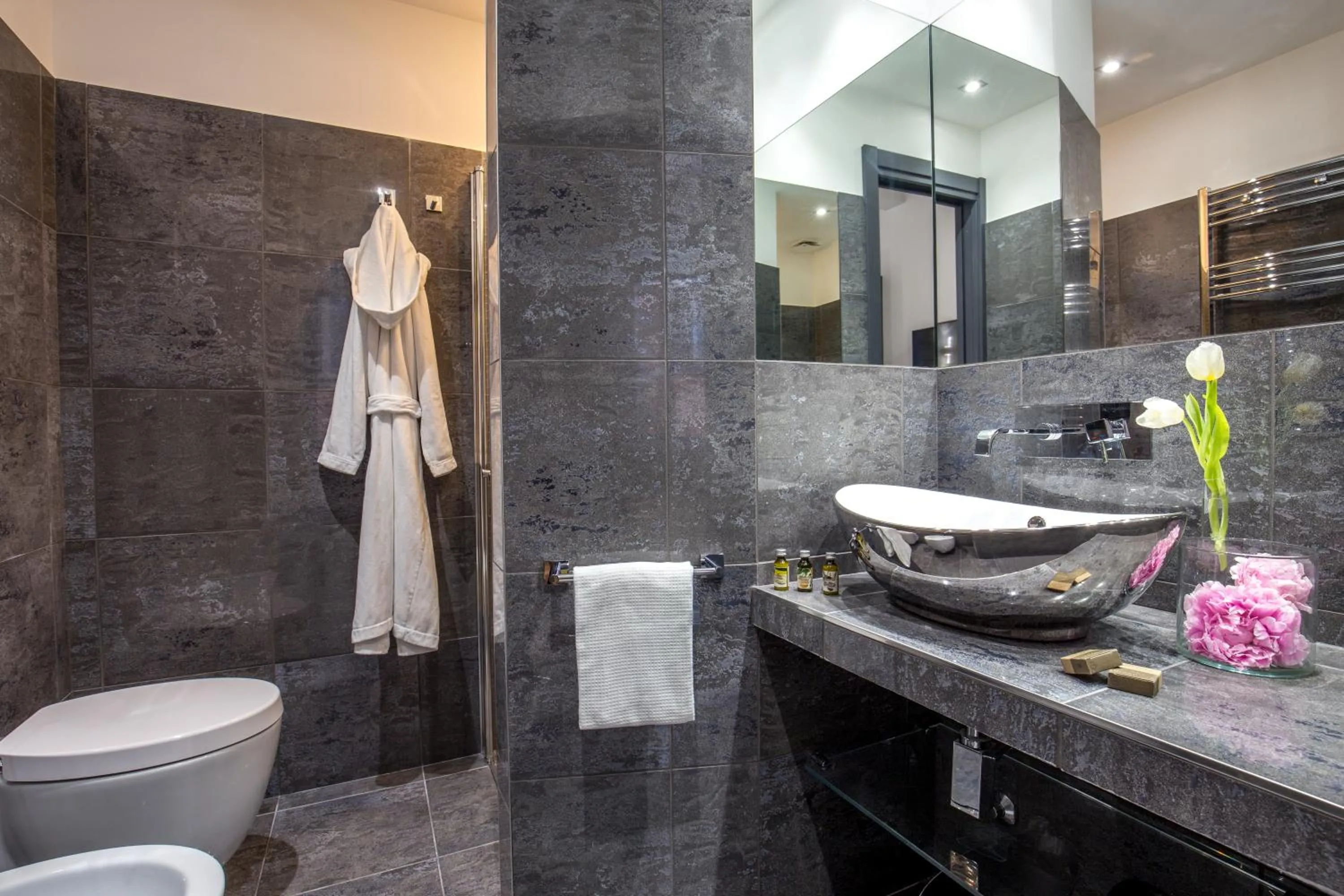 Bathroom in GCF Luxury Suites, Guest house