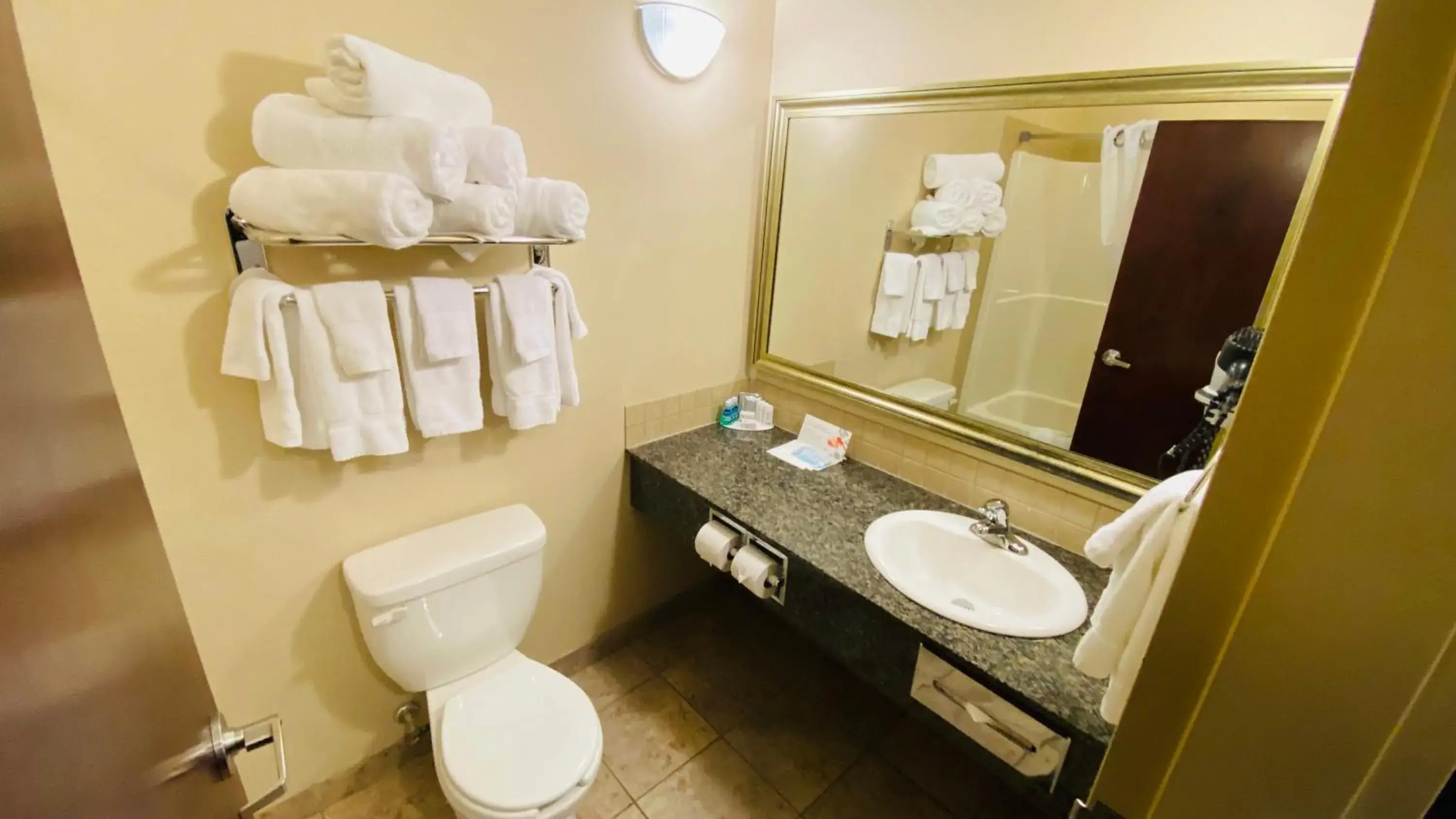 3 Queen Beds Room- Non-Smoking in Ramada by Wyndham Westlock 3 Queen Beds Room- Non-Smoking in Ramada by Wyndham Westlock