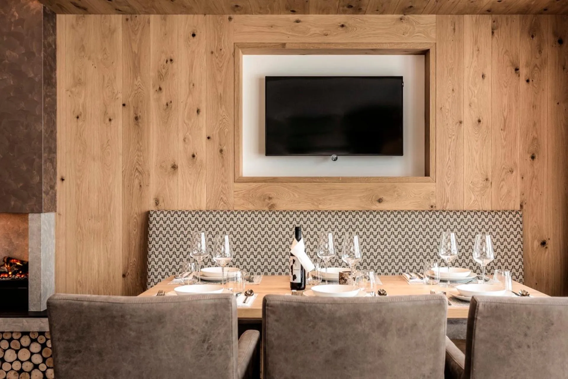 TV and multimedia in Luxury Chalet Plazola