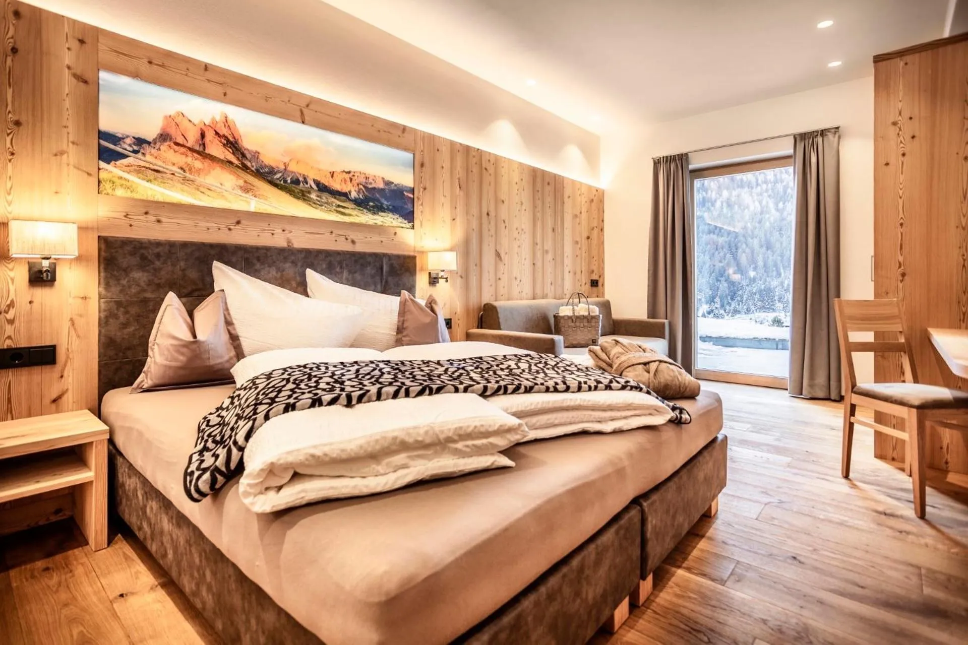 Bedroom, Bed in Luxury Chalet Plazola