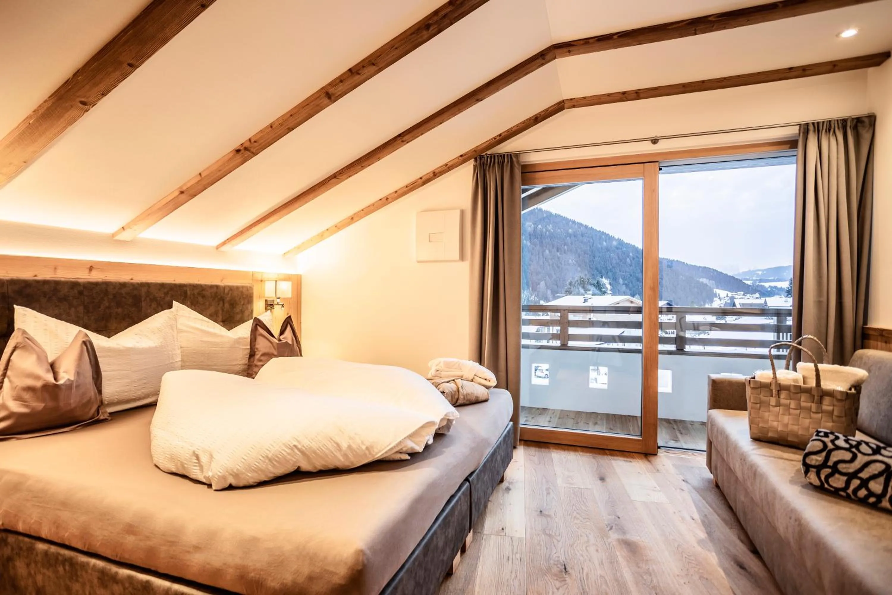 Bed in Luxury Chalet Plazola