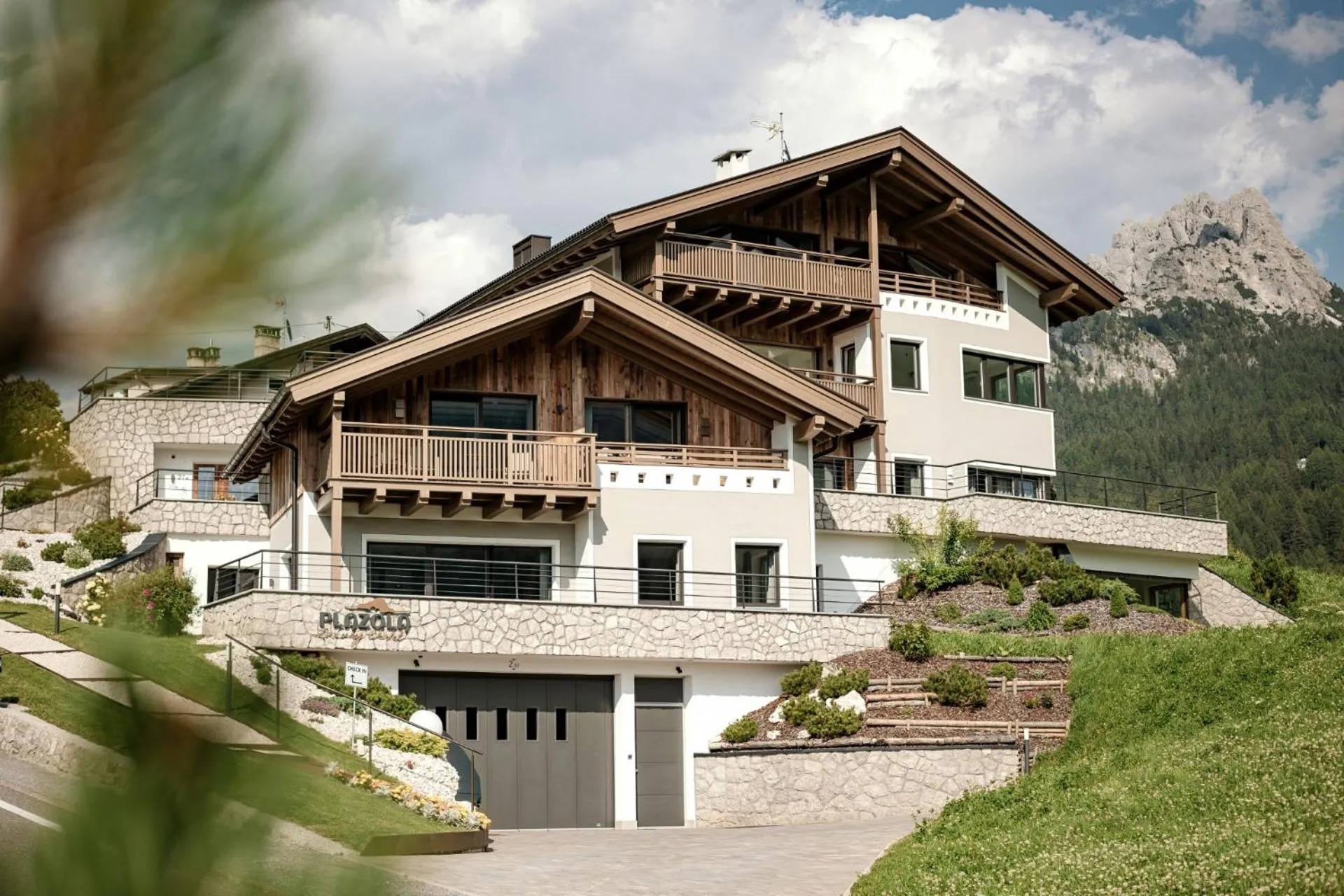 Summer in Luxury Chalet Plazola