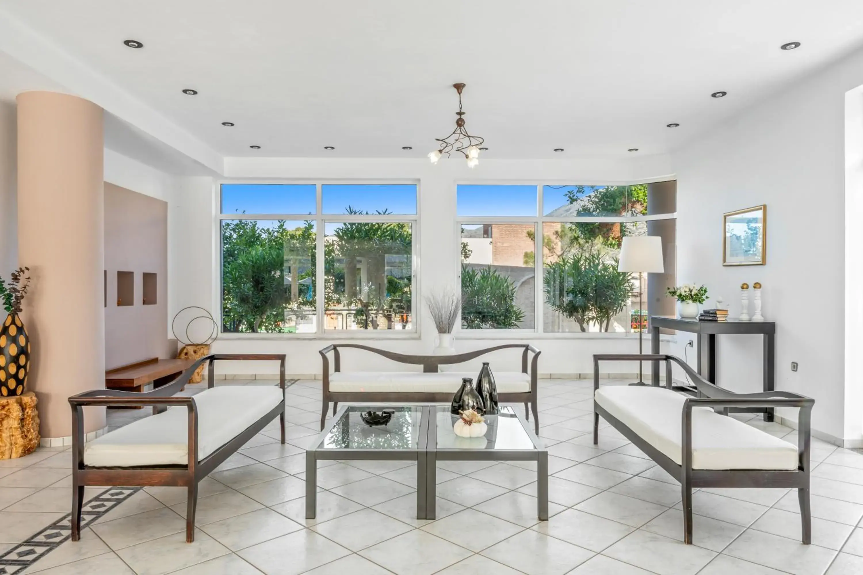 Lobby or reception in Maria Rousse Lobby or reception in Maria Rousse