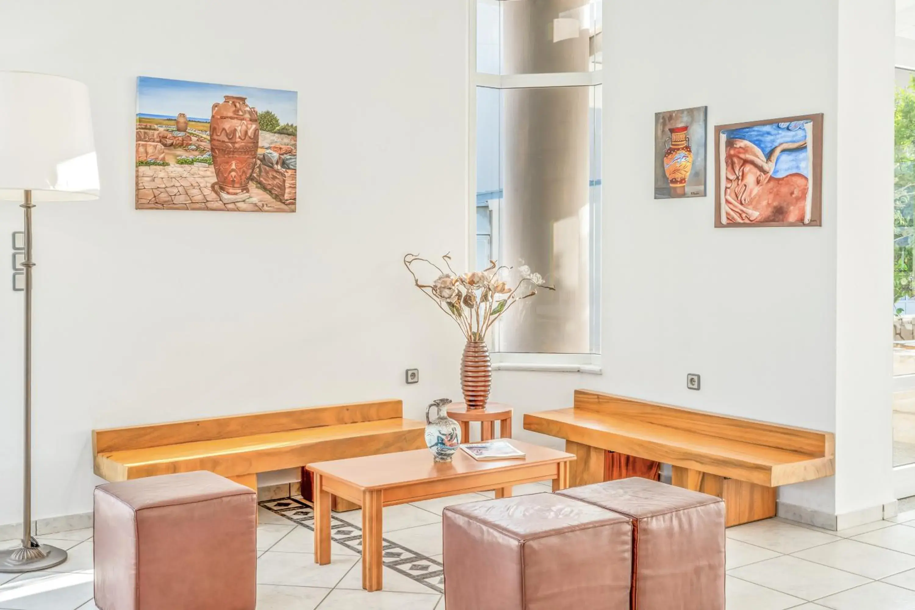 Lobby or reception in Maria Rousse Lobby or reception in Maria Rousse