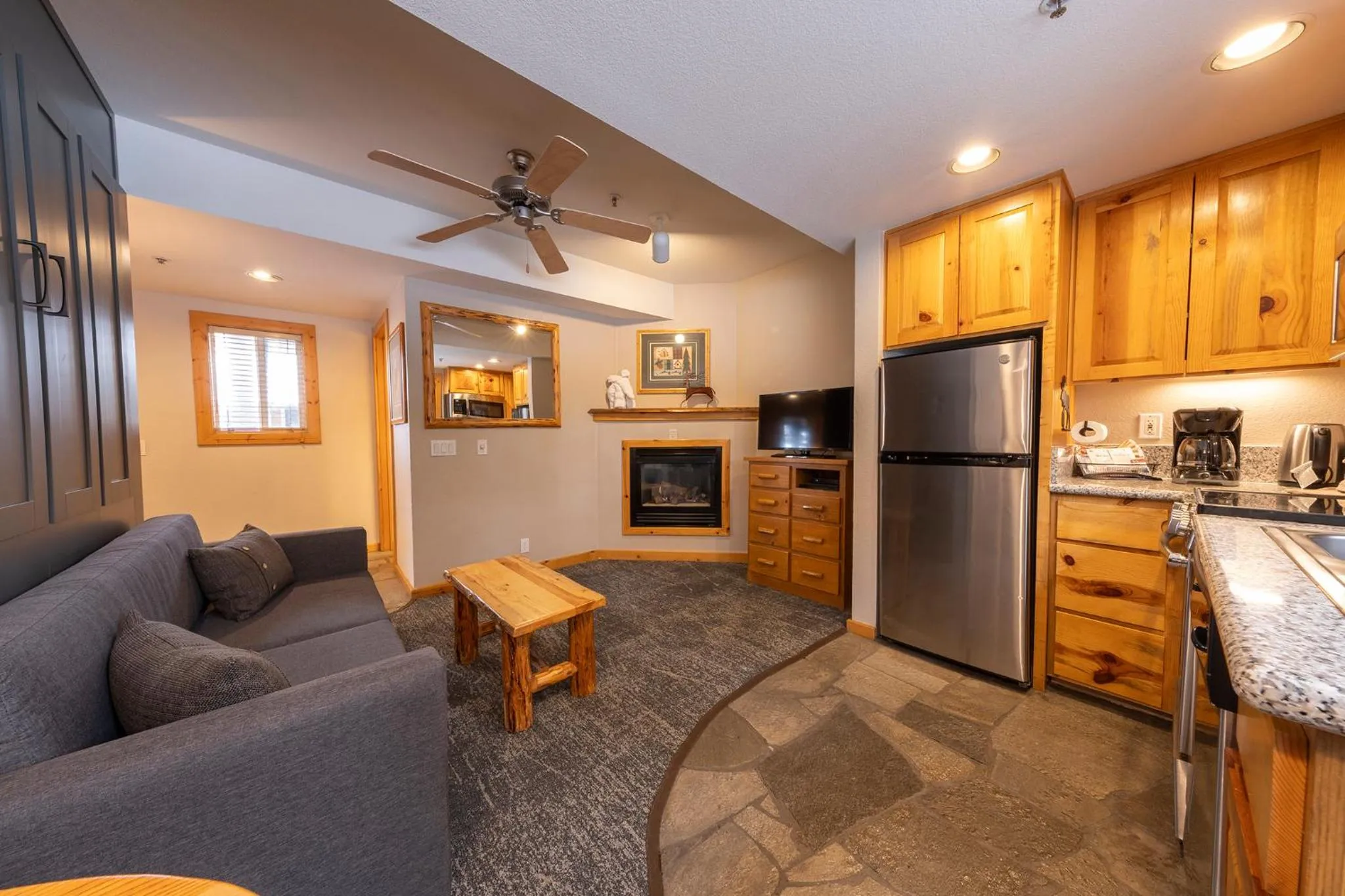 Living room in Red Wolf Lakeside Lodge