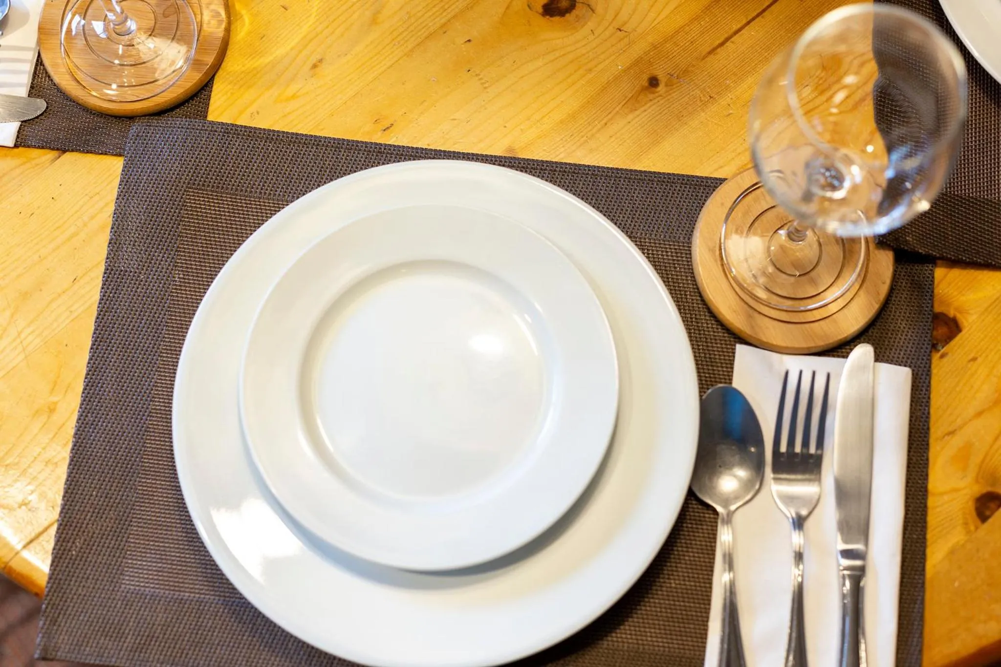 Dining area in Red Wolf Lodge at Olympic Valley