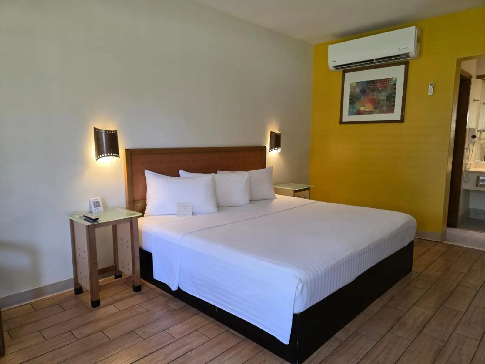 Bed in Hotel Colonial Mexicali