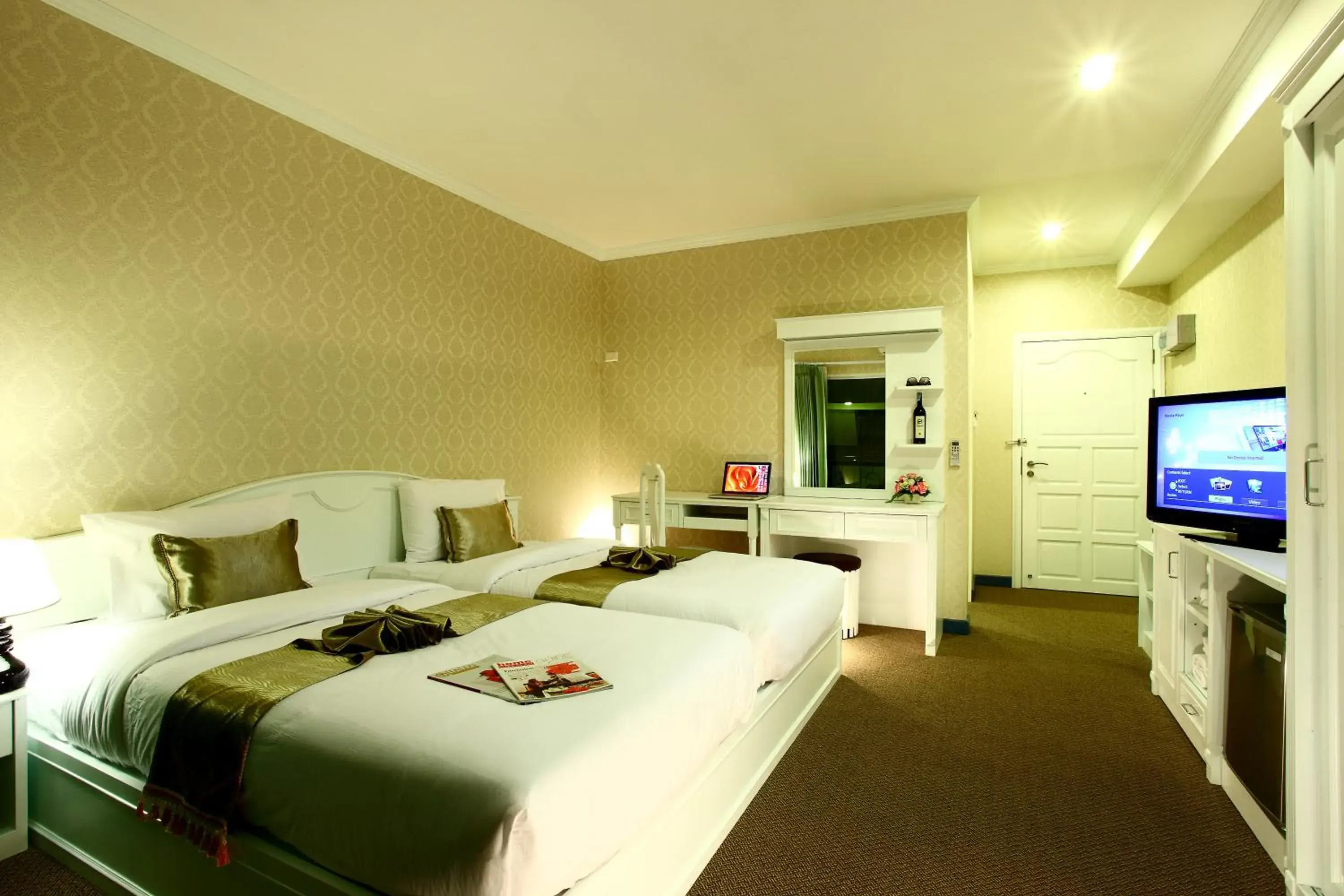 Photo of the whole room, Bed in Victoria Nimman Hotel Photo of the whole room, Bed in Victoria Nimman Hotel