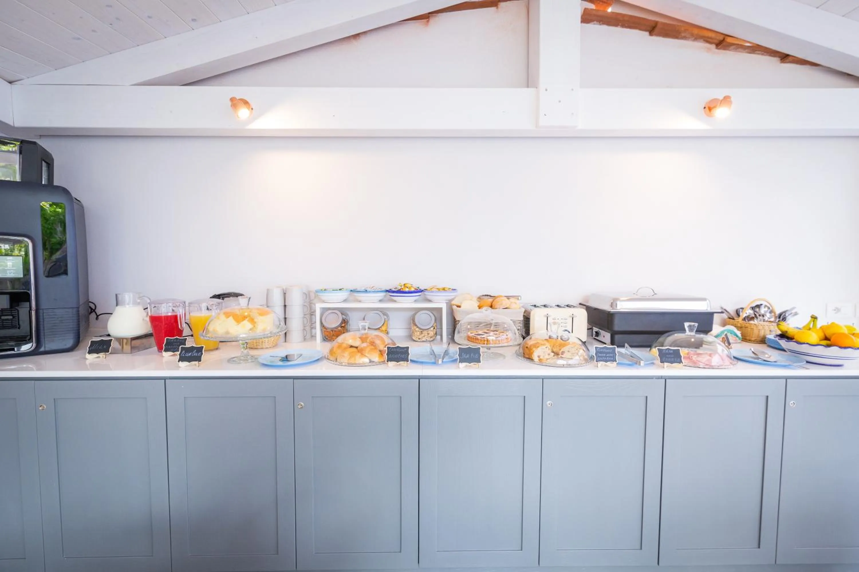 Breakfast in Relais Kaora GUESTHOUSE