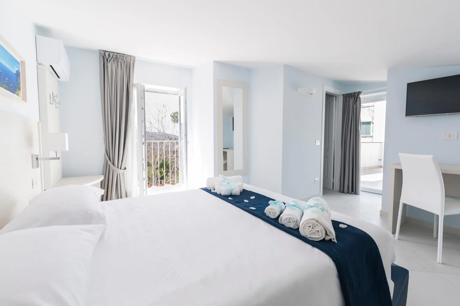 Bedroom, Bed in Relais Kaora GUESTHOUSE