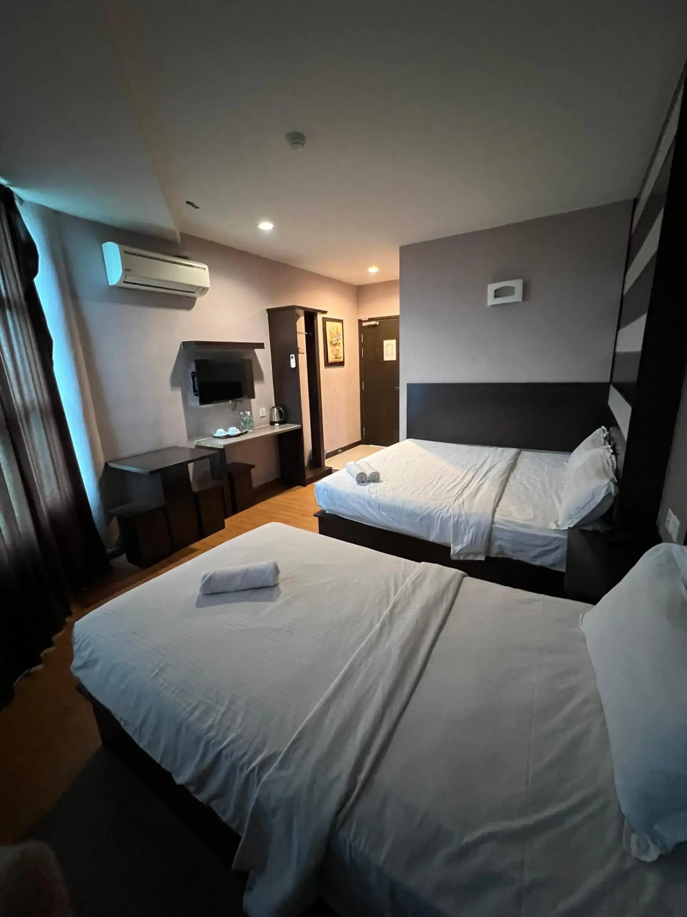 TV and multimedia, Bed in Hotel Economy Kapar TV and multimedia, Bed in Hotel Economy Kapar