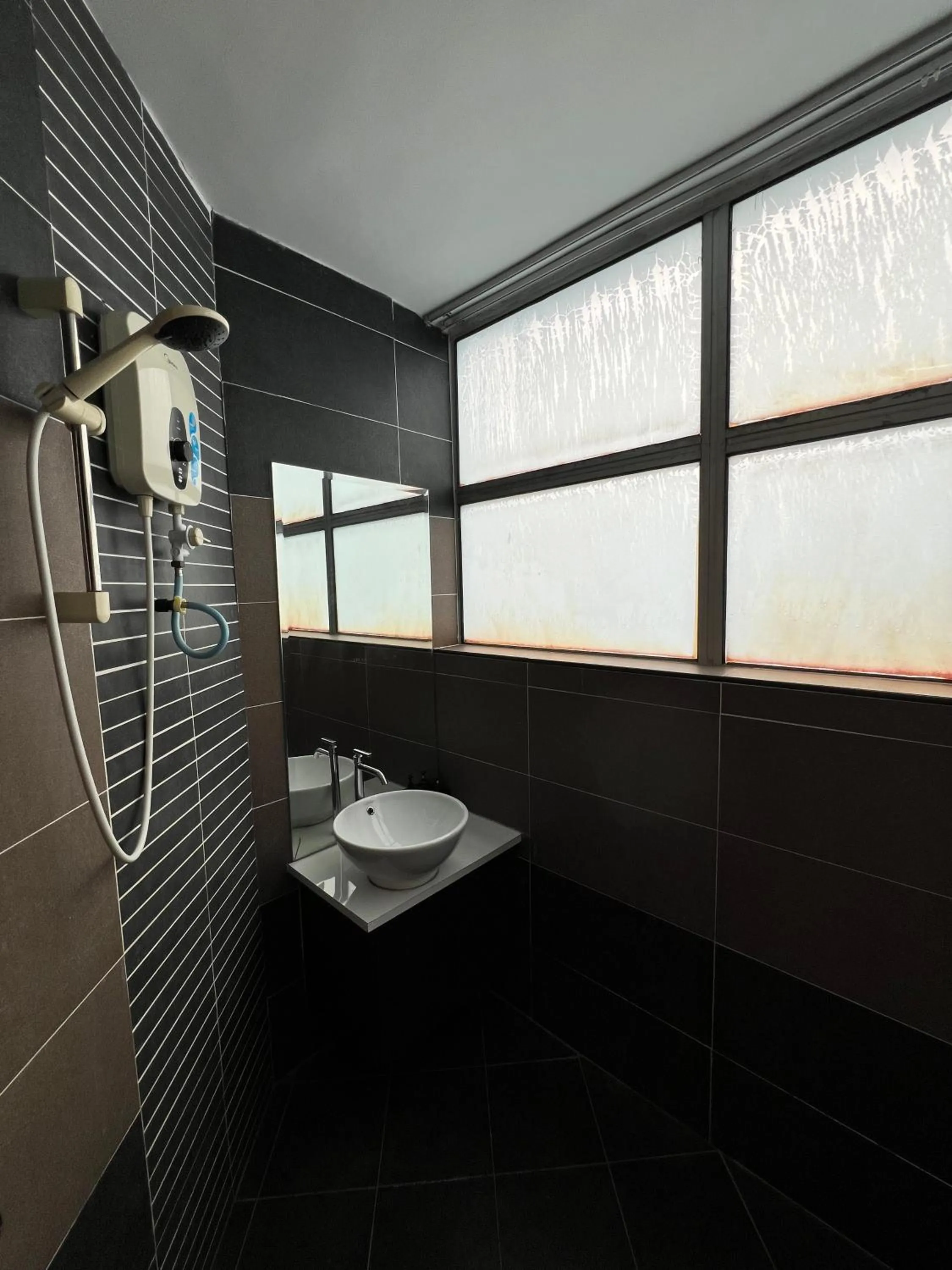 Bathroom in Hotel Economy Kapar
