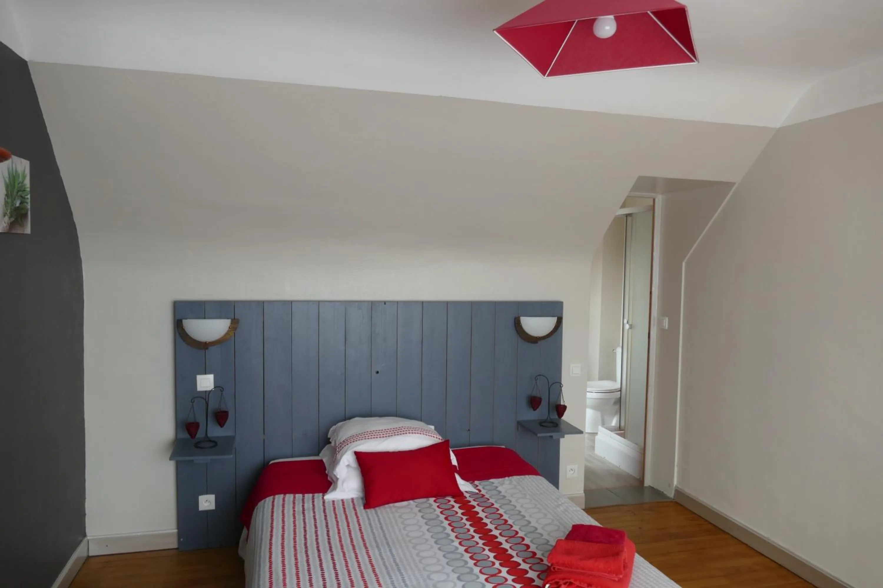 Photo of the whole room in Chambres d'hotes chez laure & François