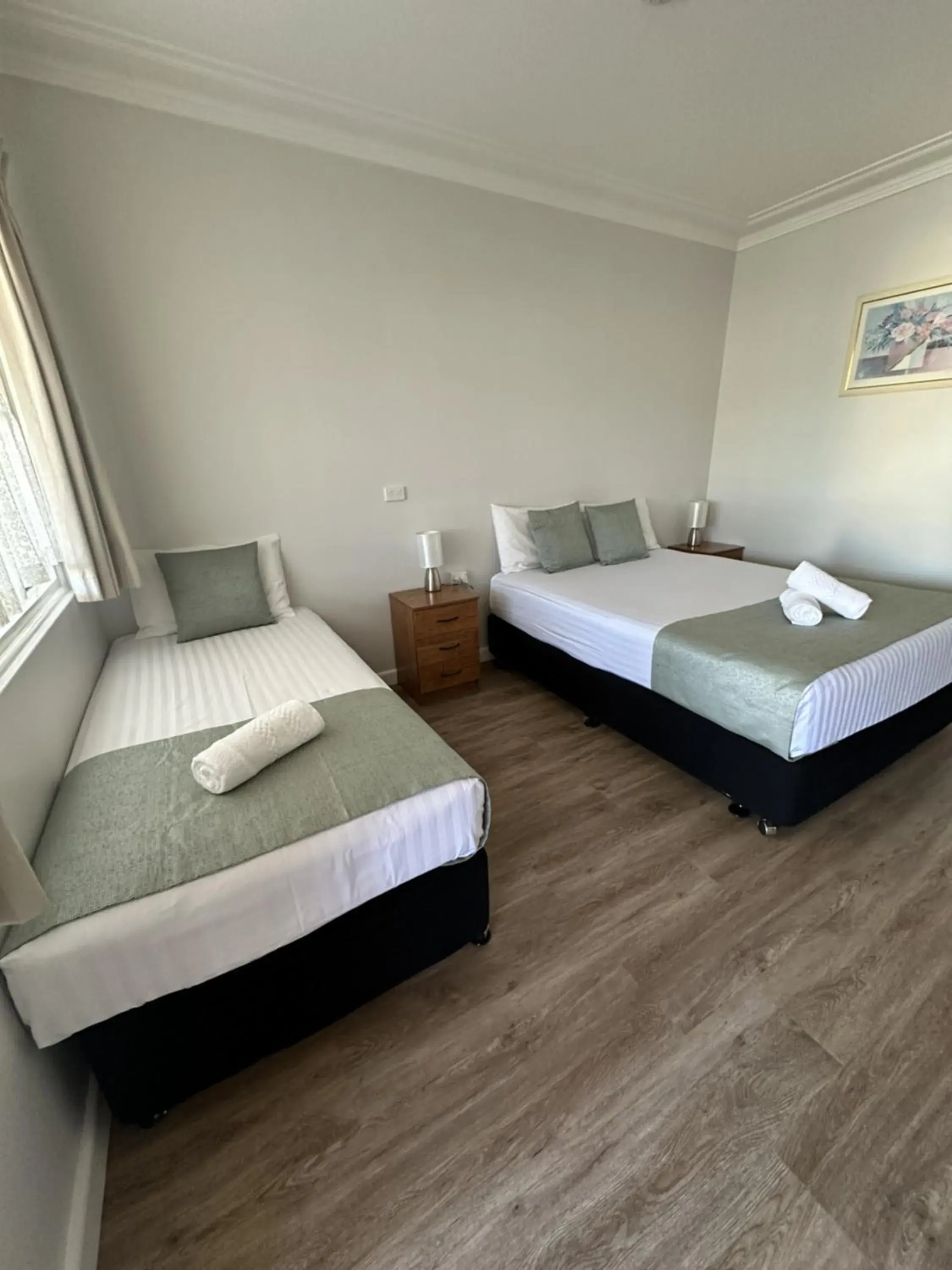 Bed in Bucketts Way Motel Gloucester Bed in Bucketts Way Motel Gloucester