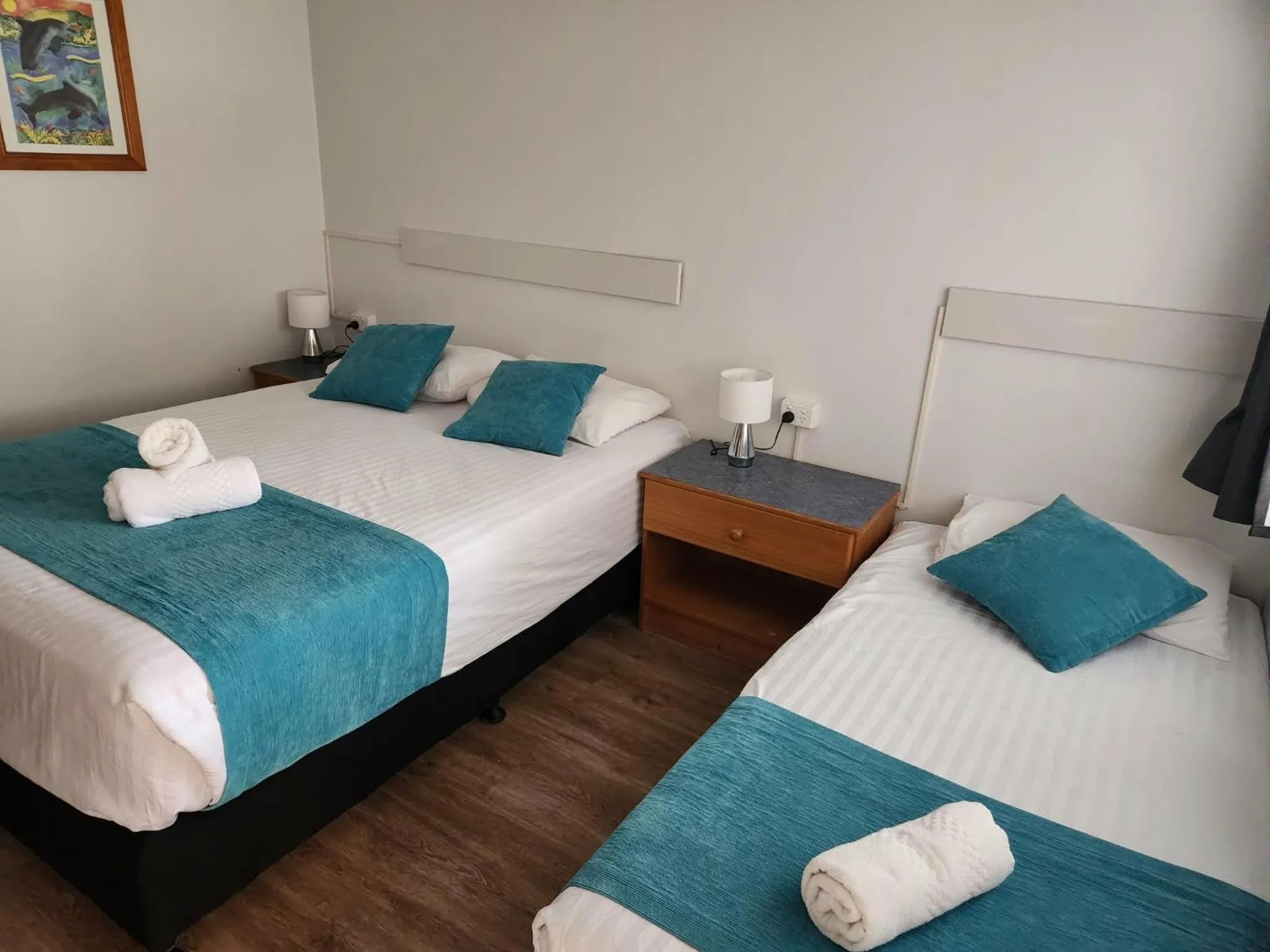 Bed in Bucketts Way Motel Gloucester