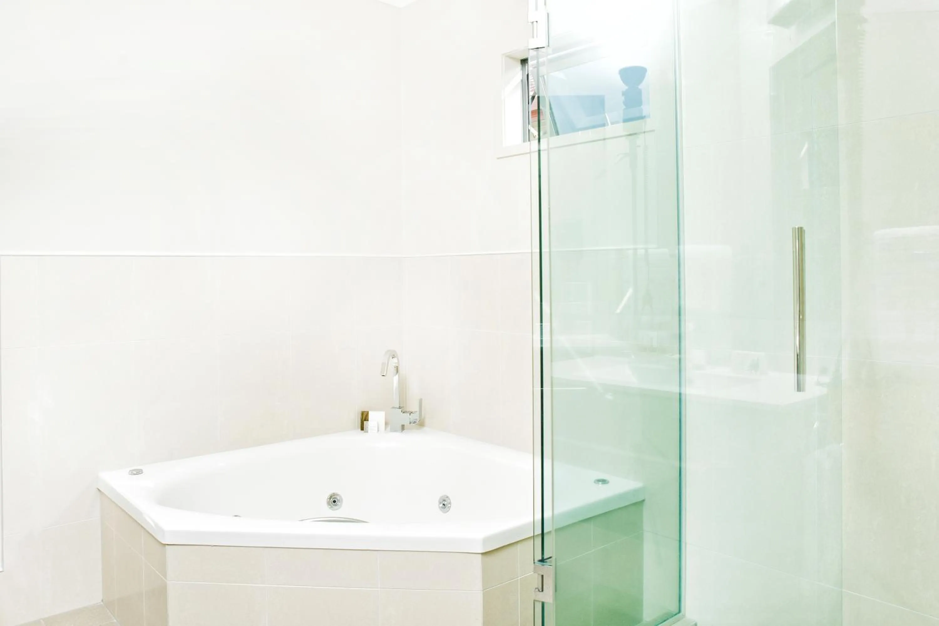 Bathroom in 37 The Landing Motel