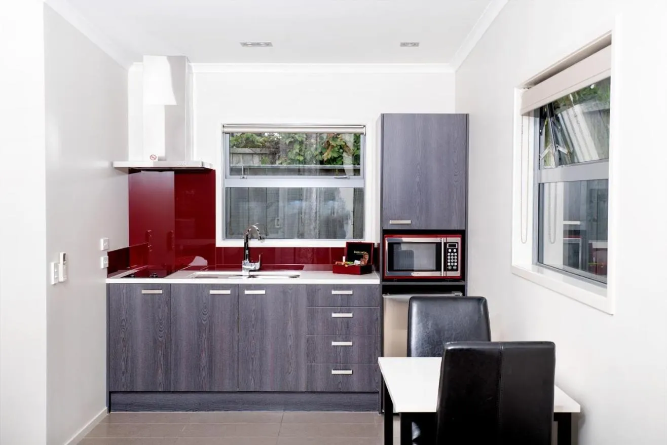 Kitchen or kitchenette in 37 The Landing Motel