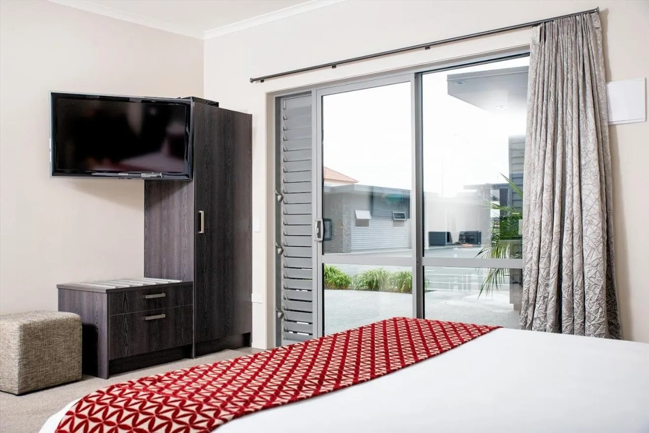 TV and multimedia, Bed in 37 The Landing Motel