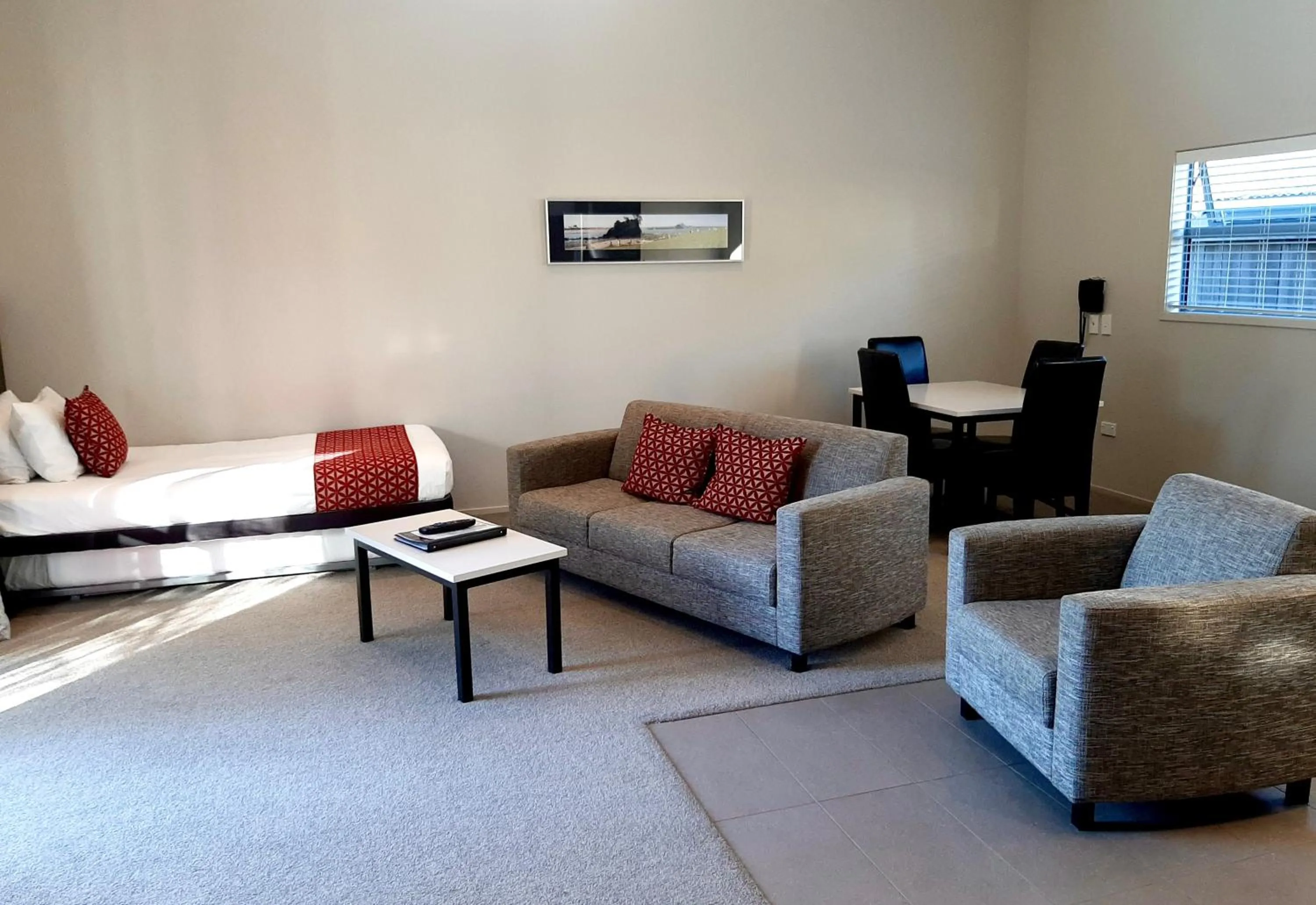 Bed in 37 The Landing Motel