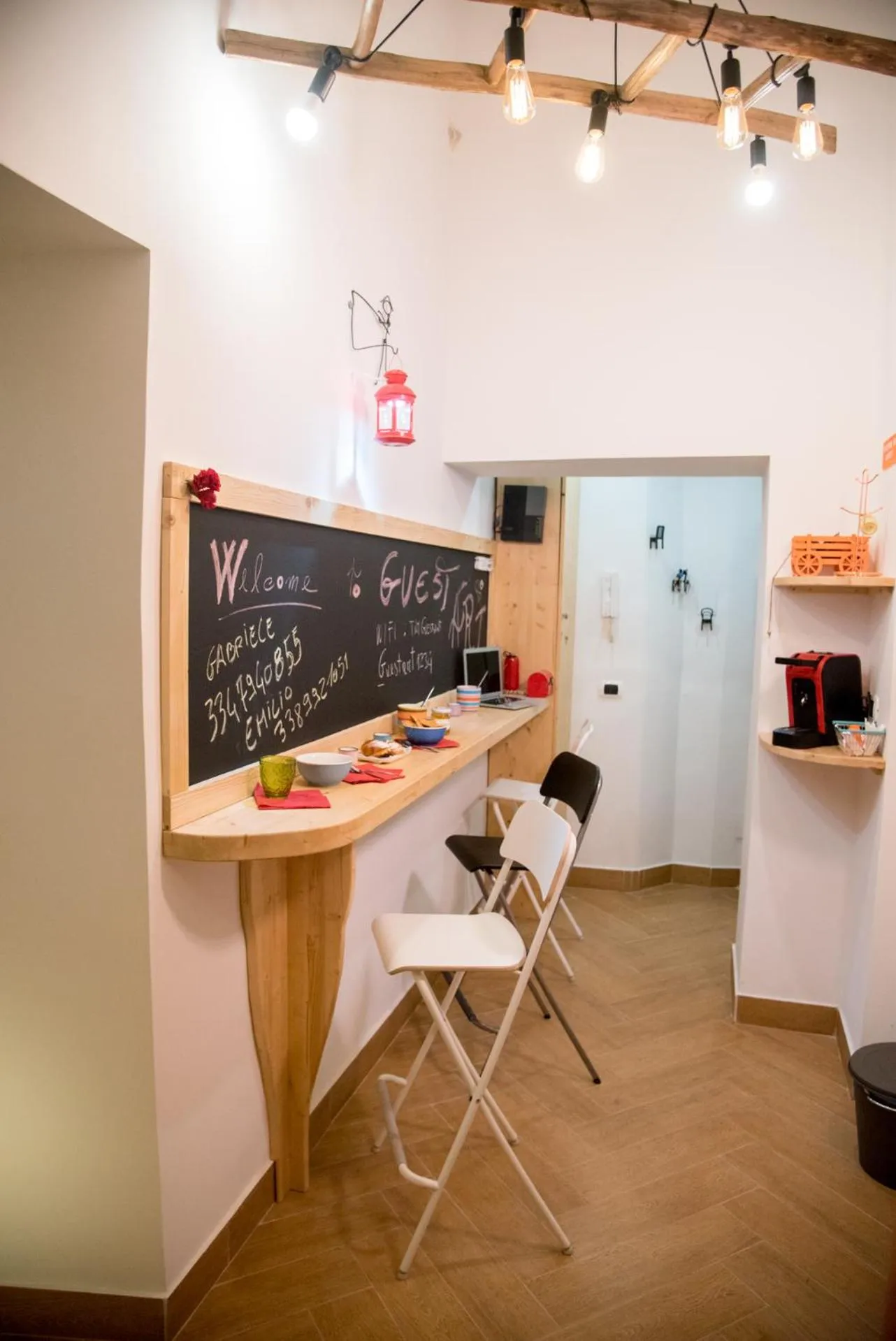 Kitchen or kitchenette in Guest Art Napoli